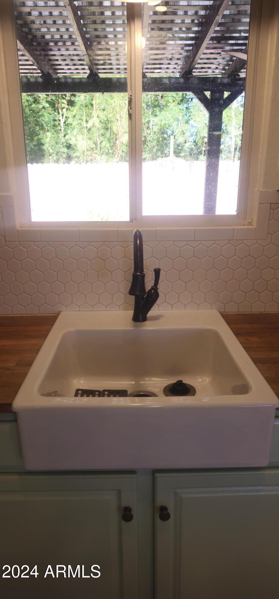 1320 E COOLIDGE Street