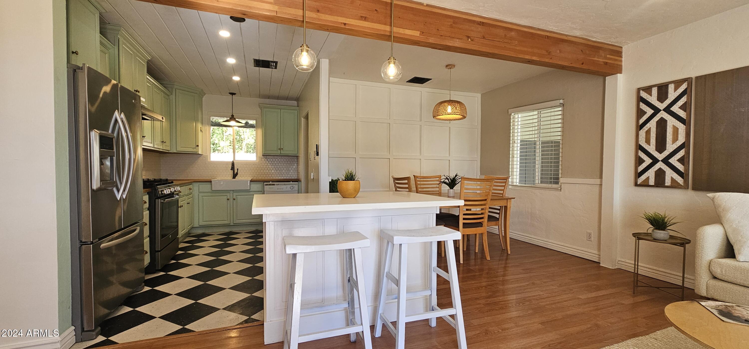 1320 E COOLIDGE Street