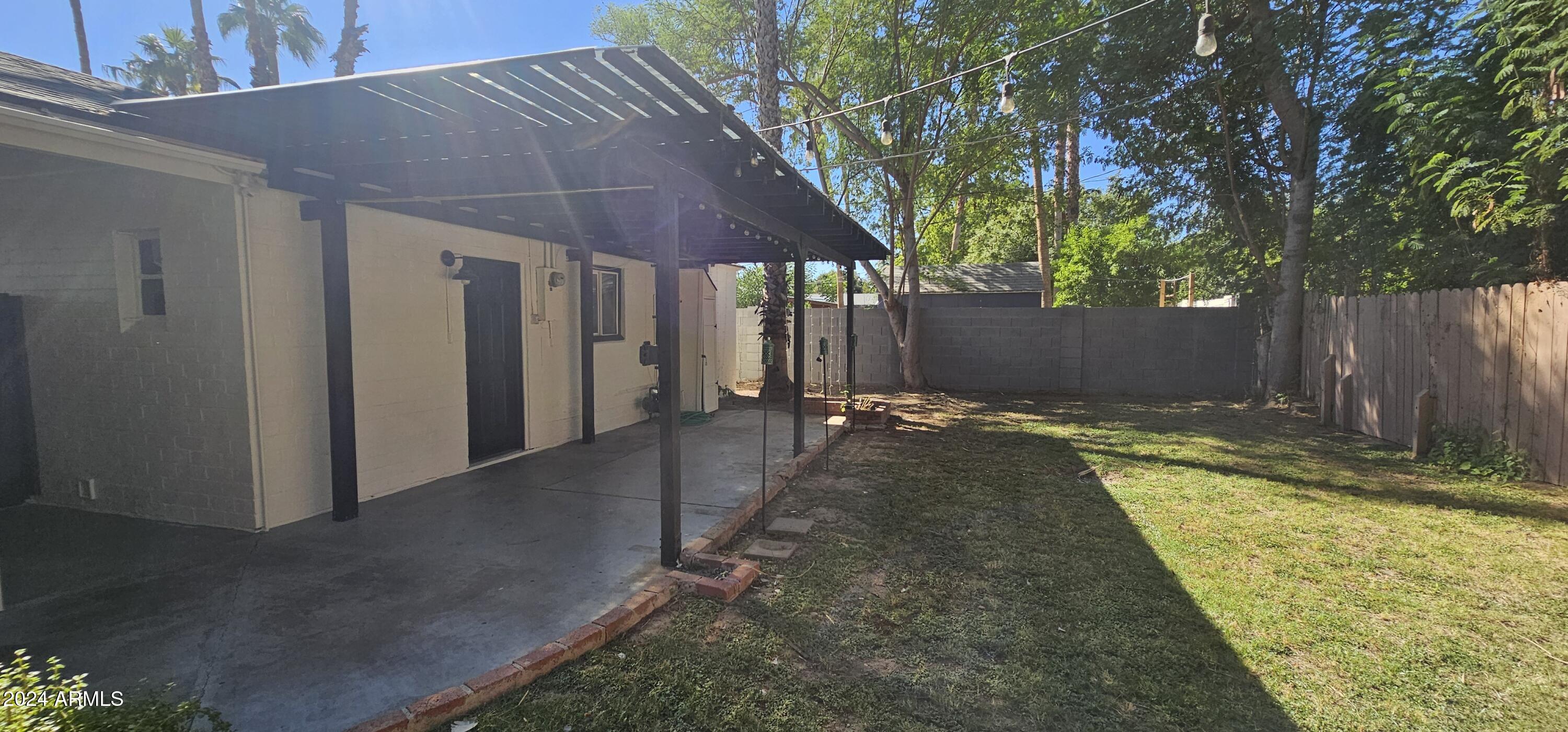 1320 E COOLIDGE Street