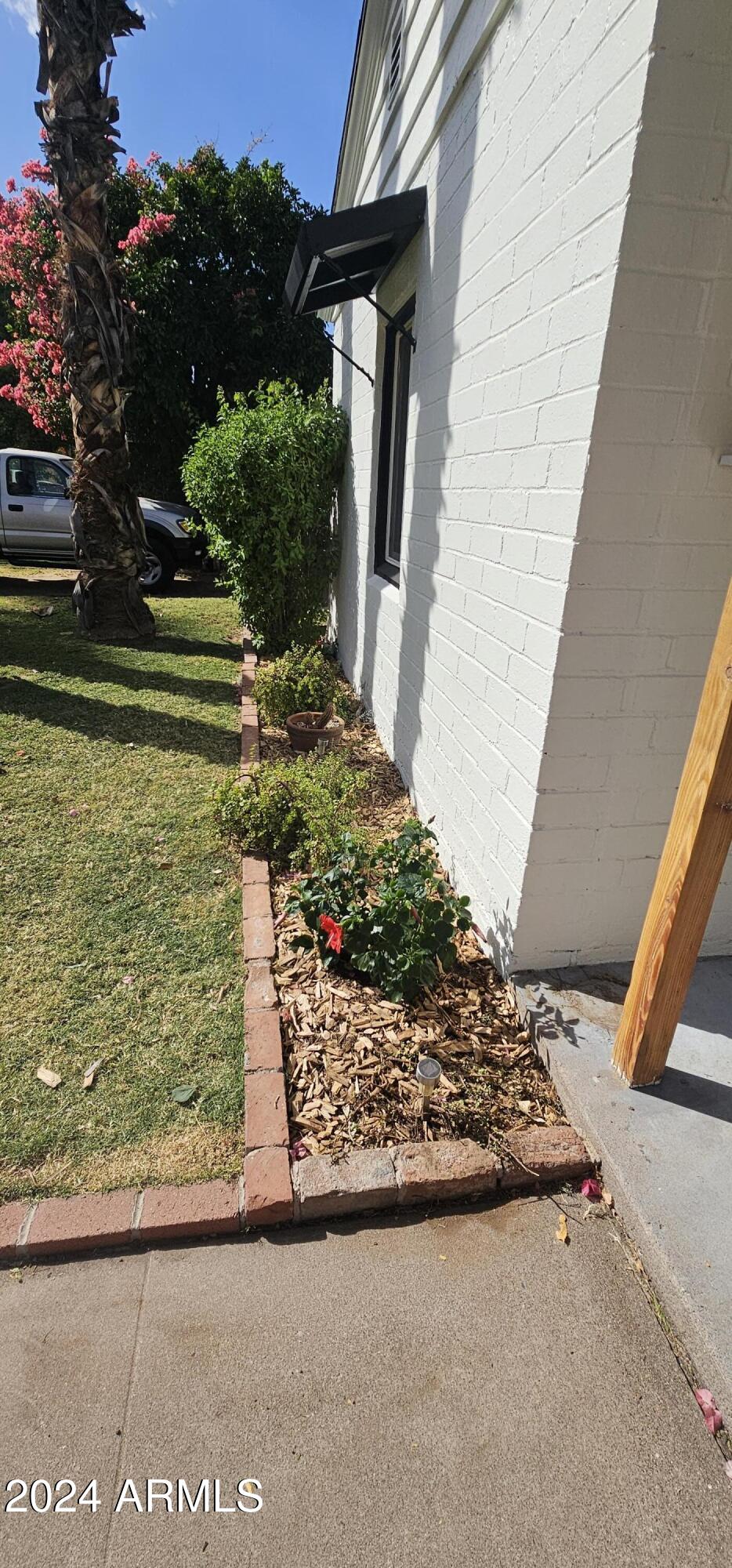 1320 E COOLIDGE Street