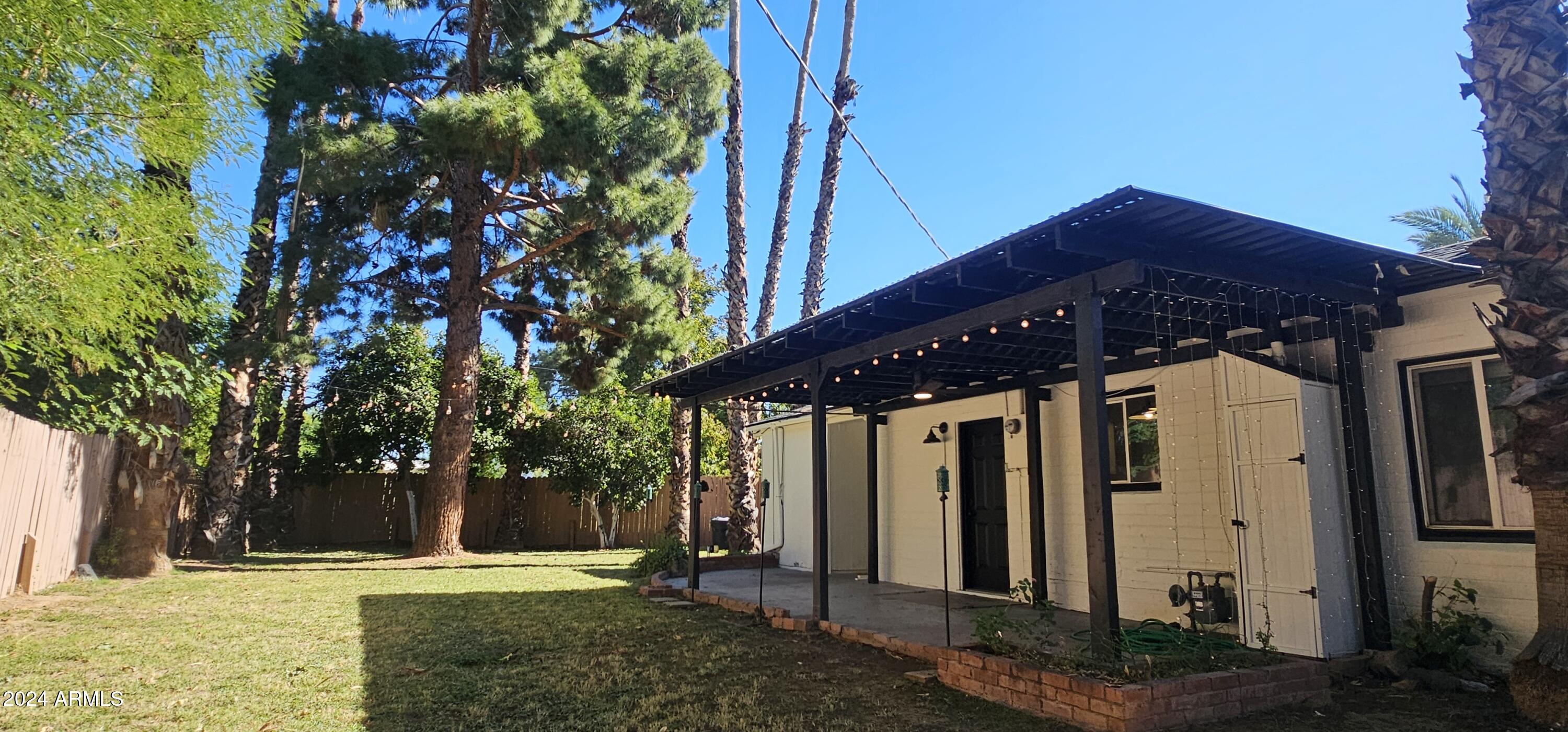 1320 E COOLIDGE Street