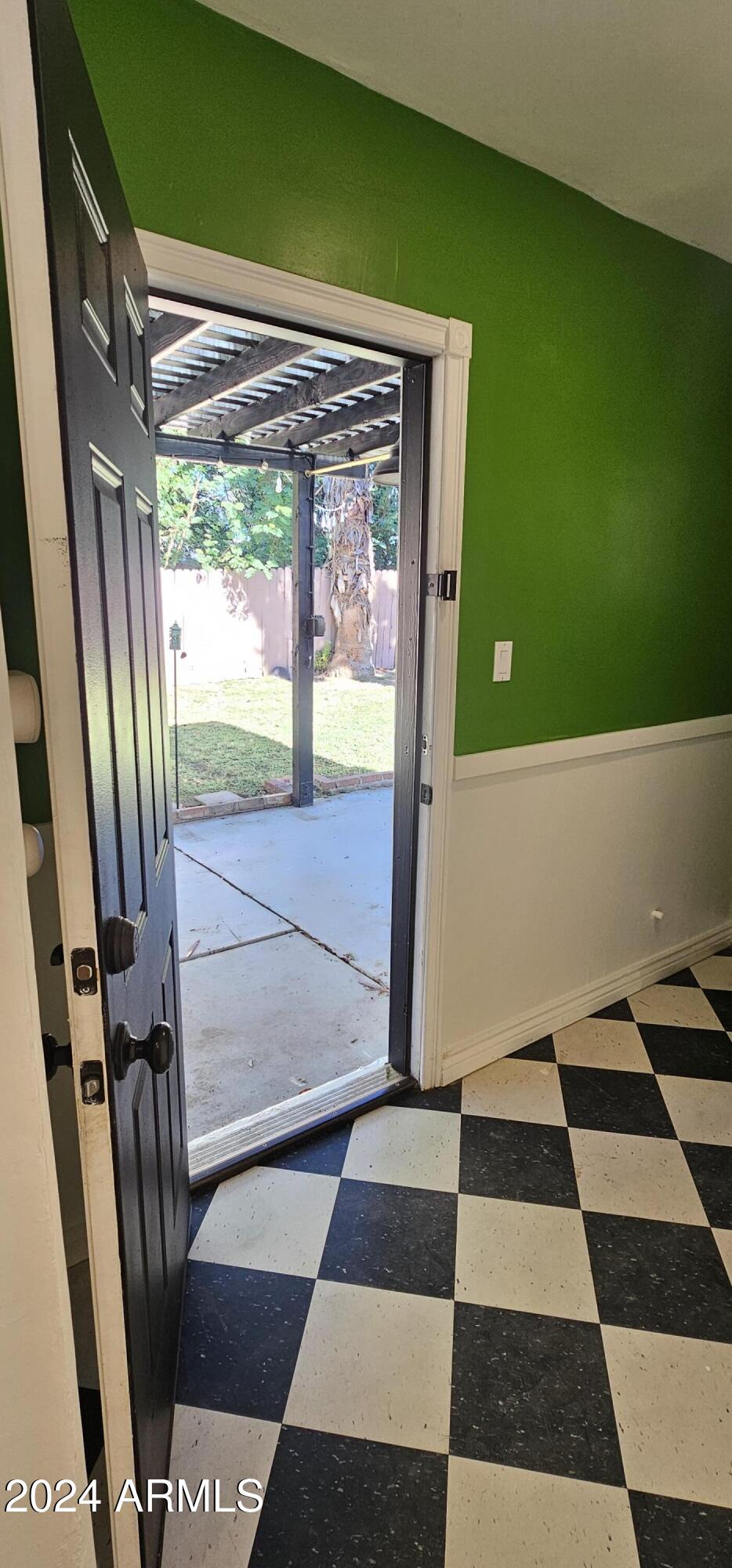 1320 E COOLIDGE Street