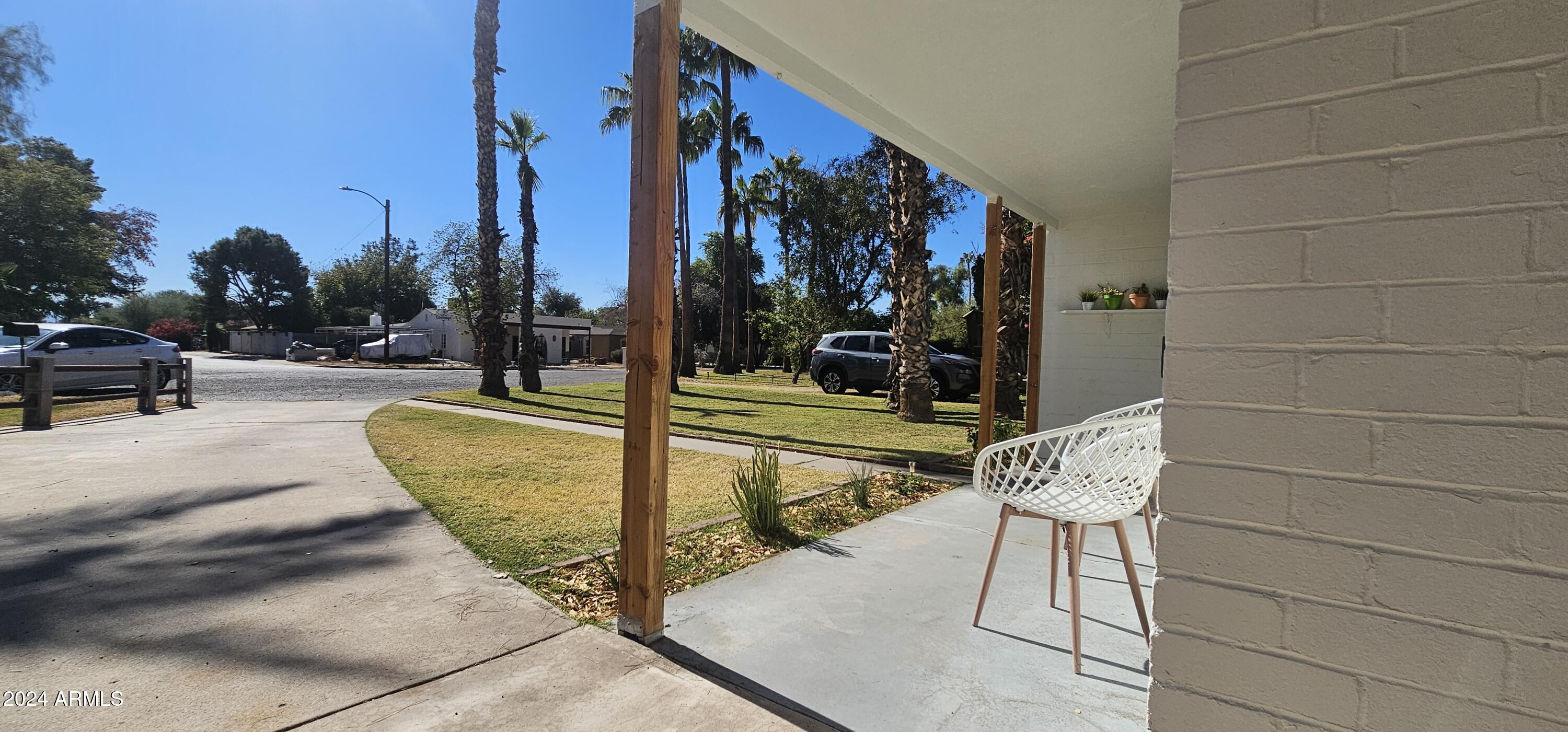 1320 E COOLIDGE Street