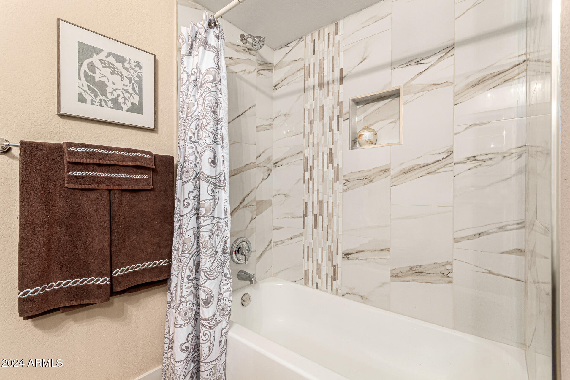 16213 N DESERT HOLLY Drive