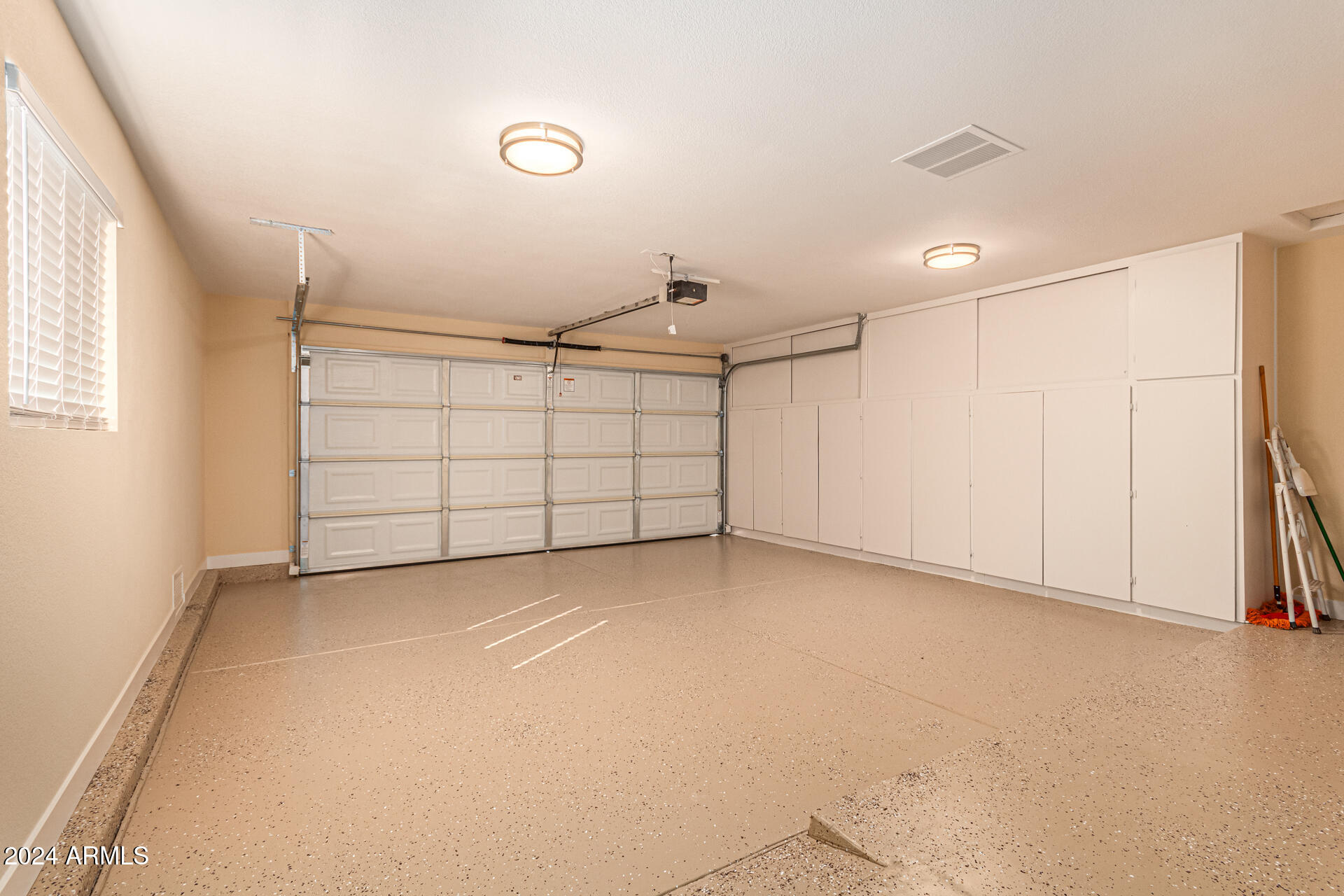 16213 N DESERT HOLLY Drive