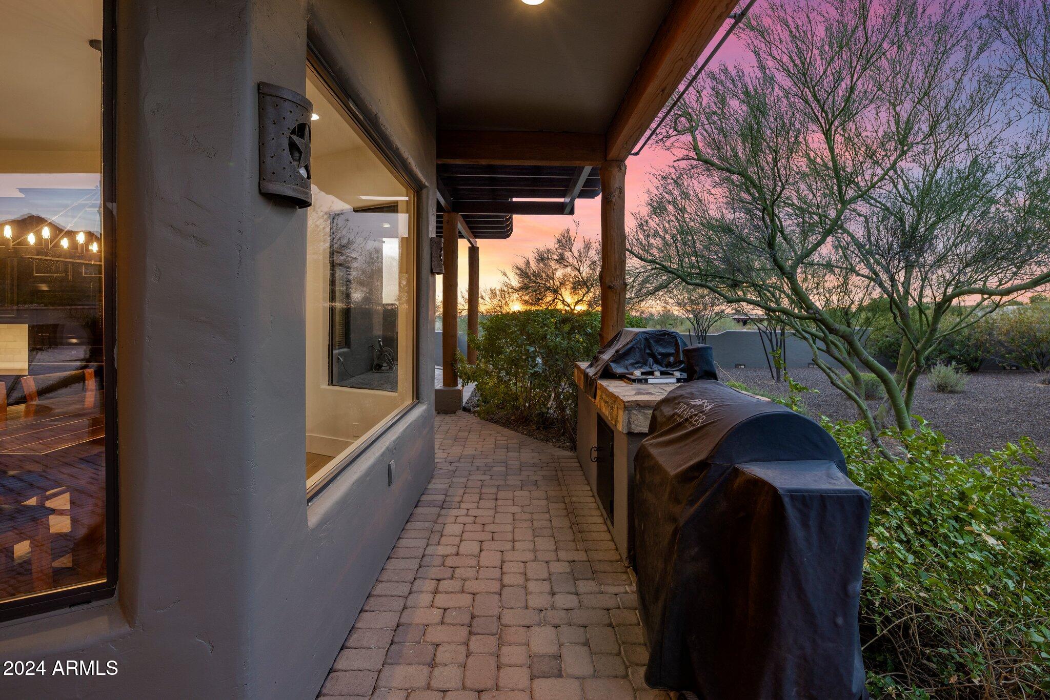 9422 E Diamond Rim Drive