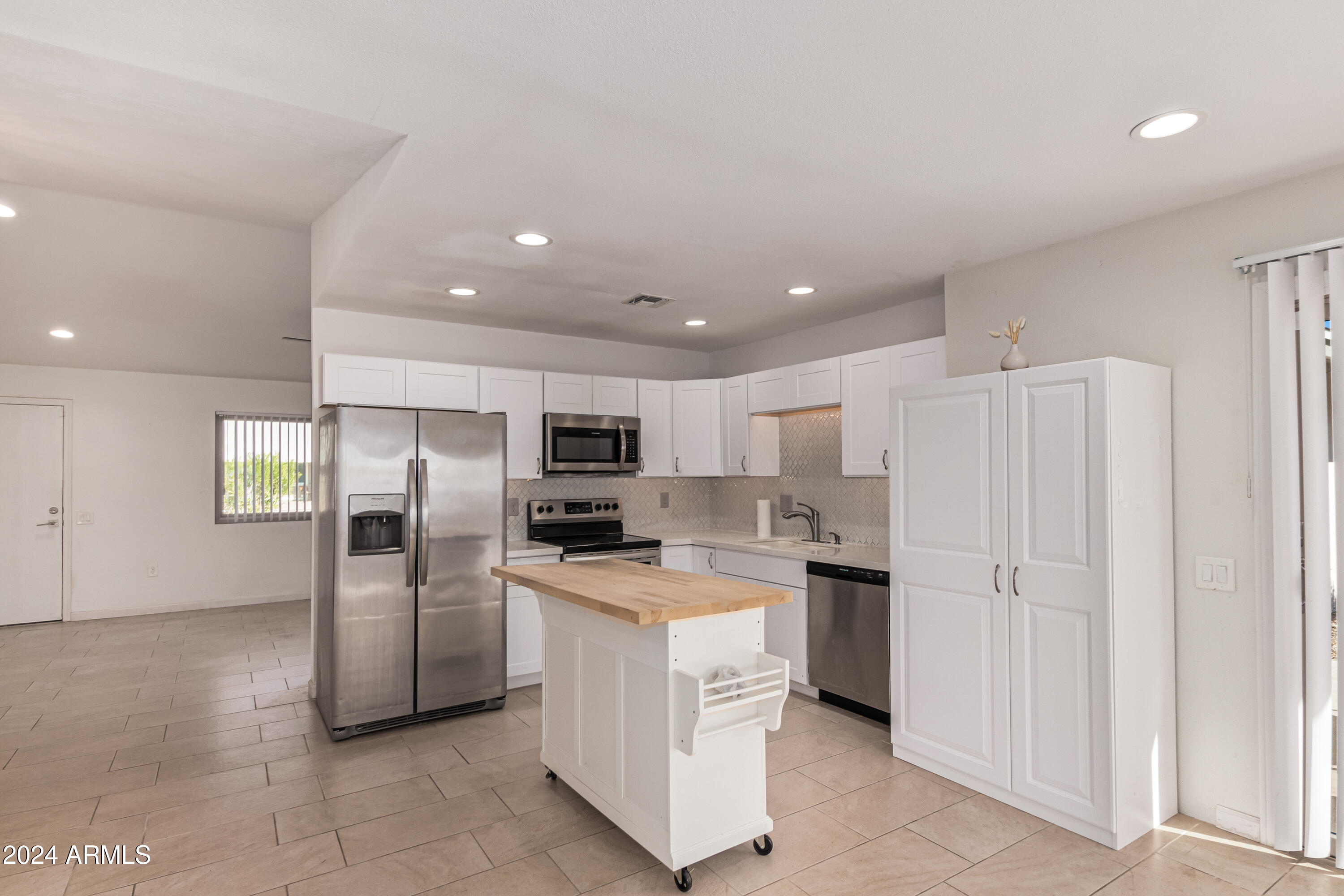 12739 W BEECHWOOD Drive