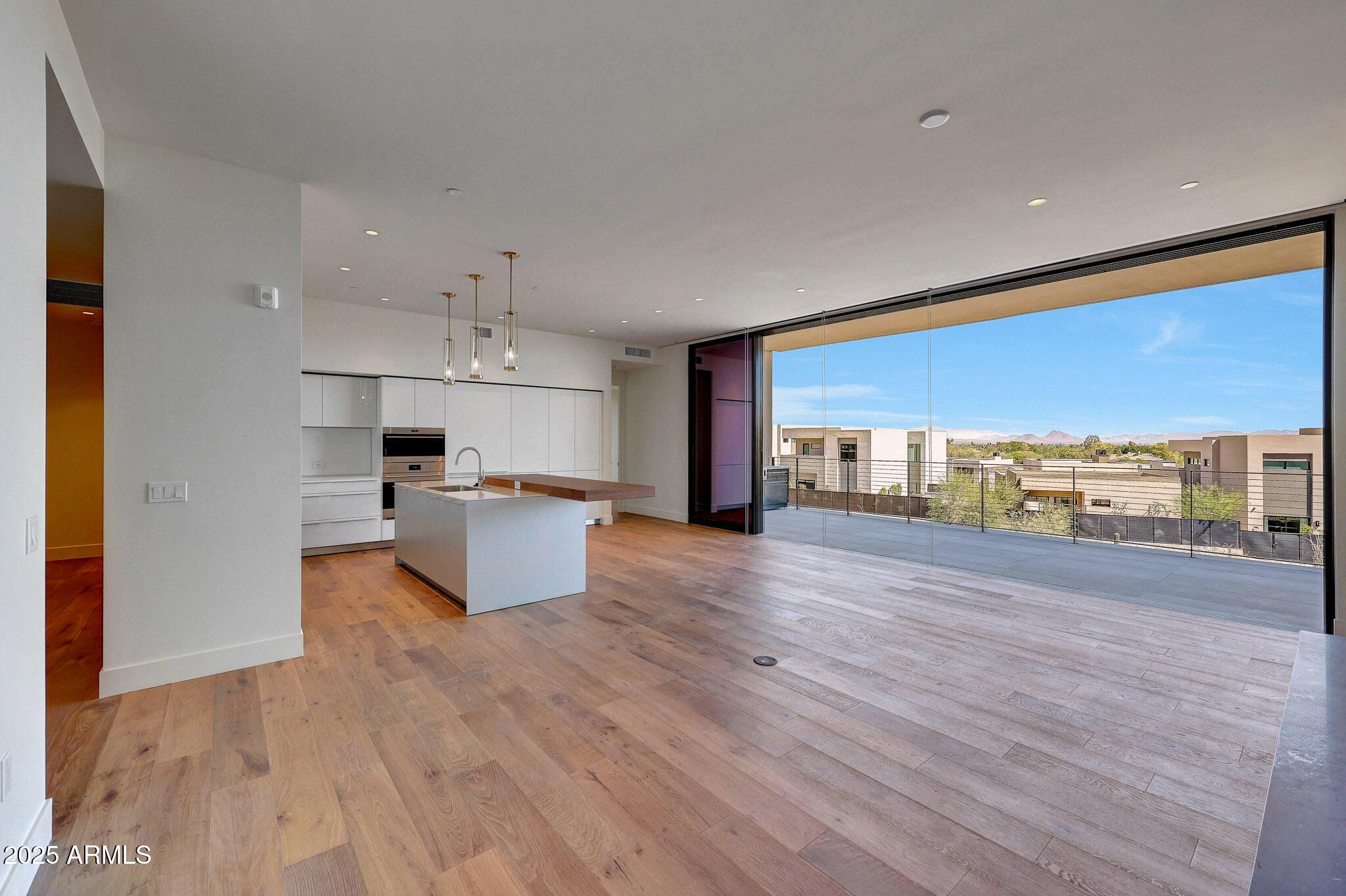 5000 E CAMELBACK RIDGE Road # 204