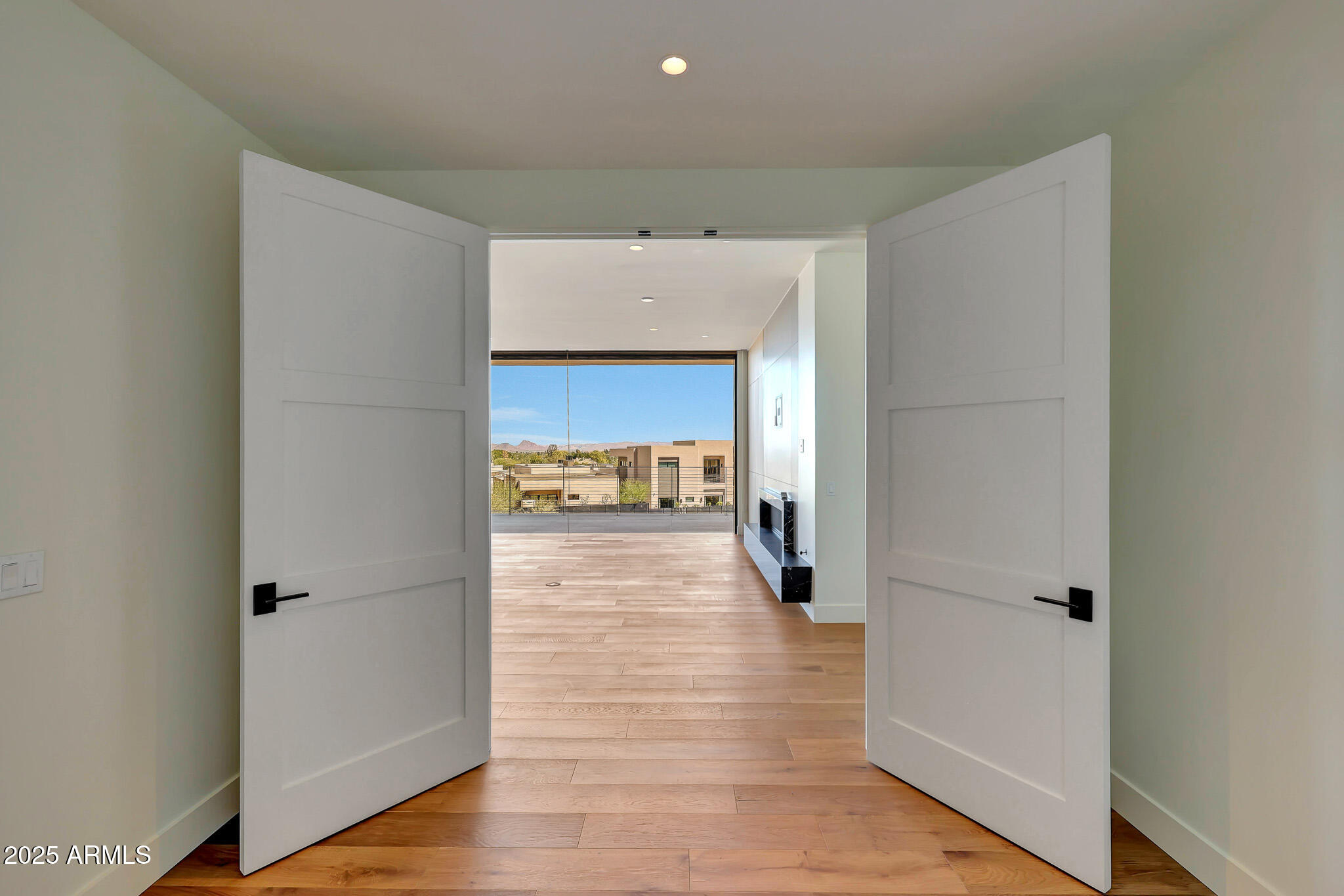 5000 E CAMELBACK RIDGE Road # 204