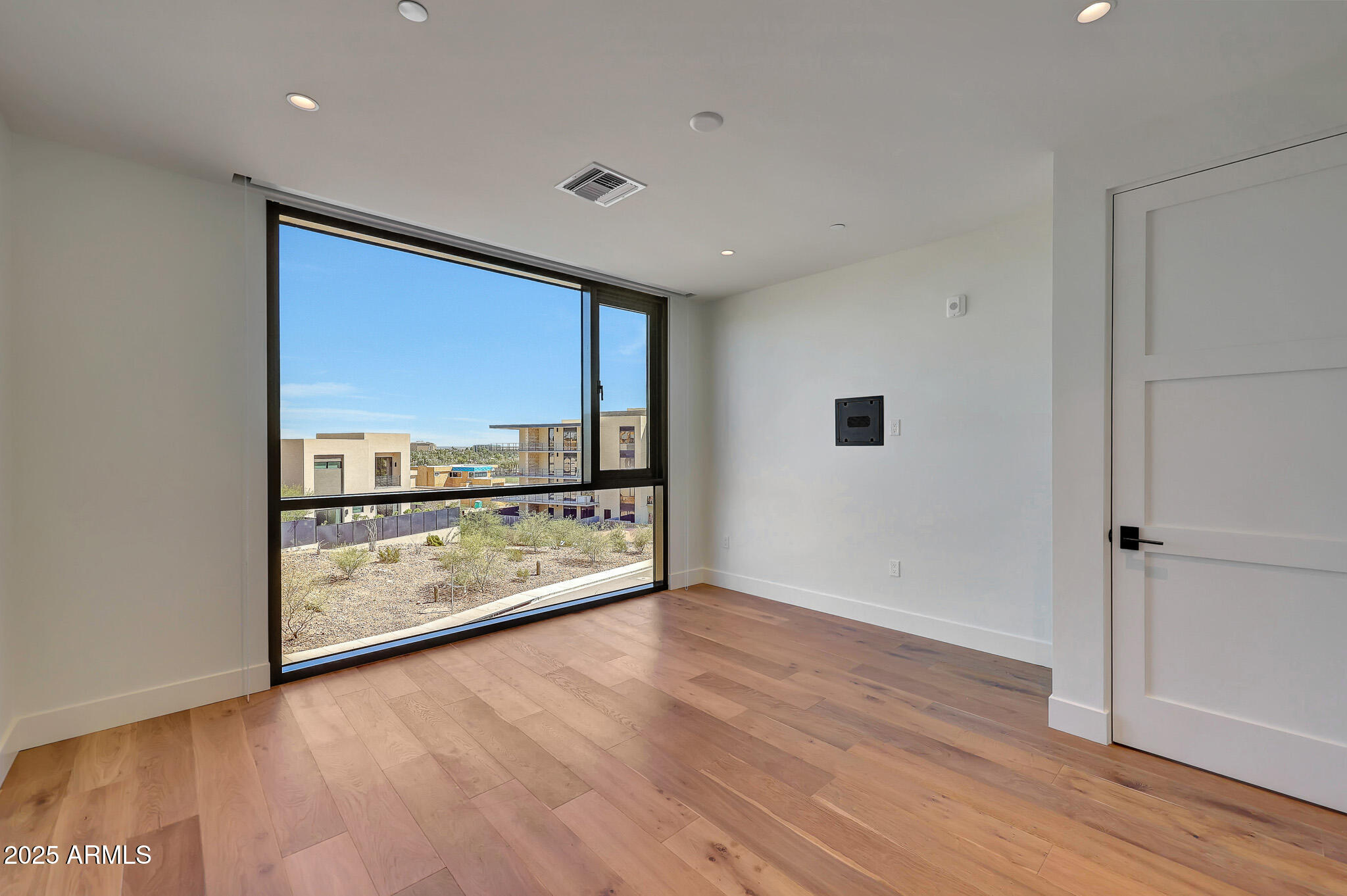 5000 E CAMELBACK RIDGE Road # 204