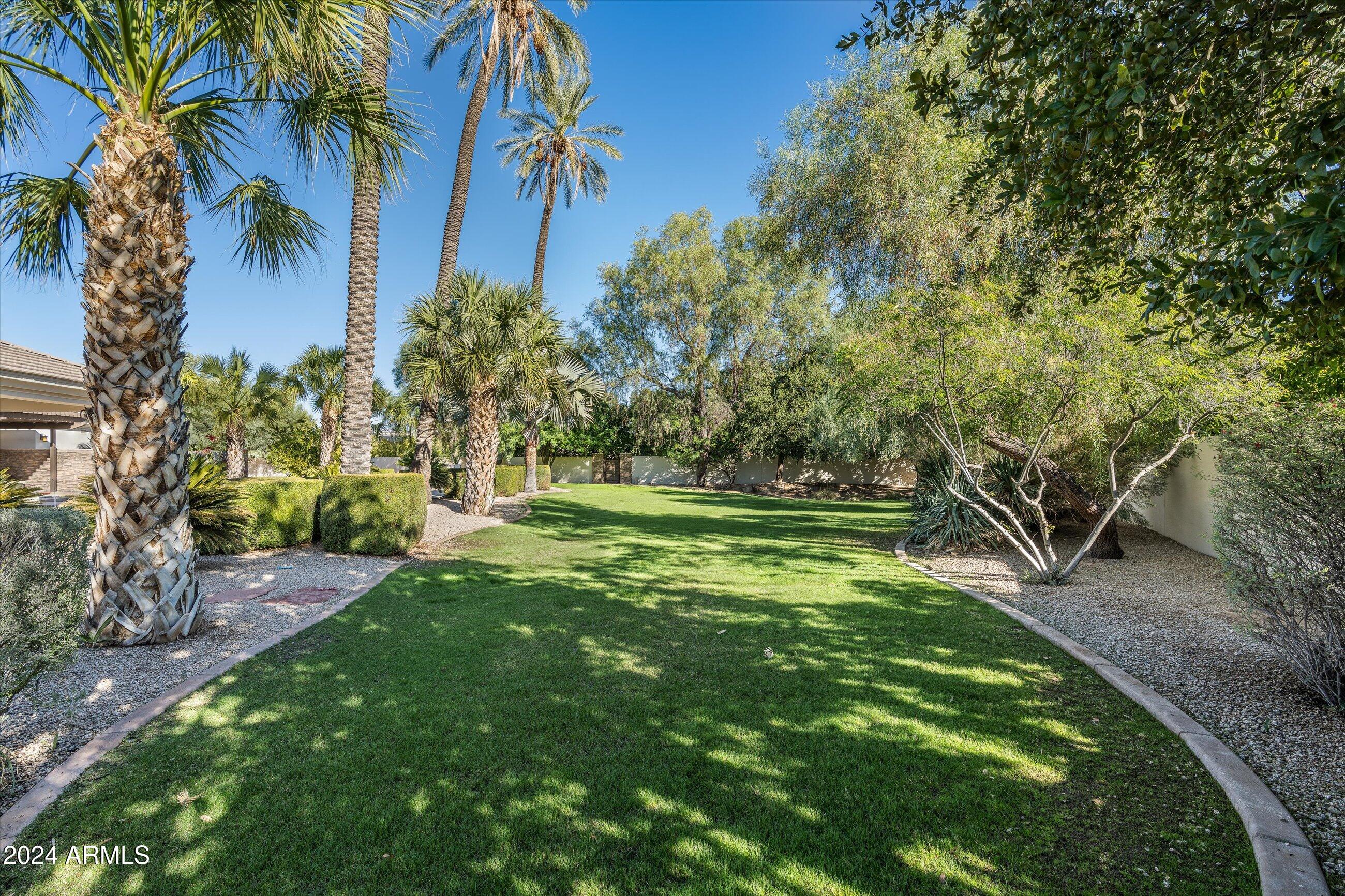 5311 E VIA LOS CABALLOS --