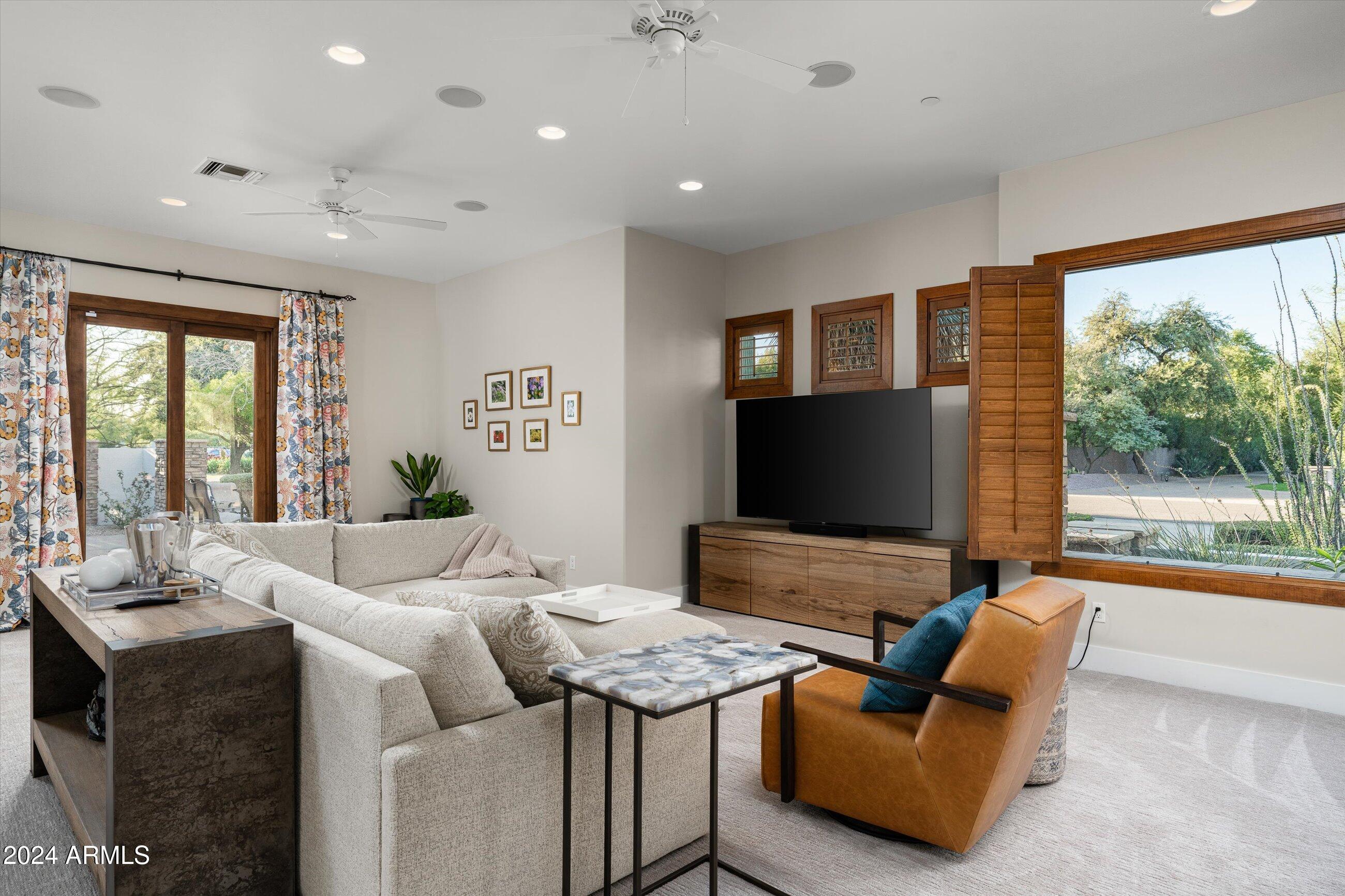 5311 E VIA LOS CABALLOS --