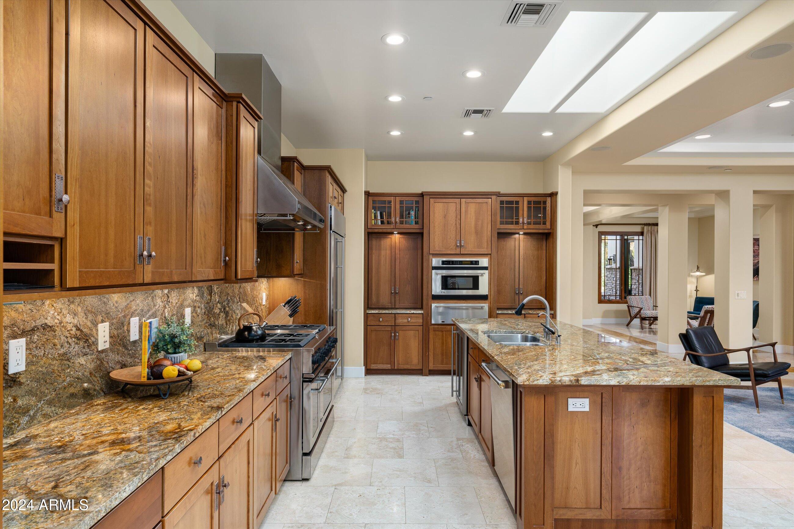 5311 E VIA LOS CABALLOS --