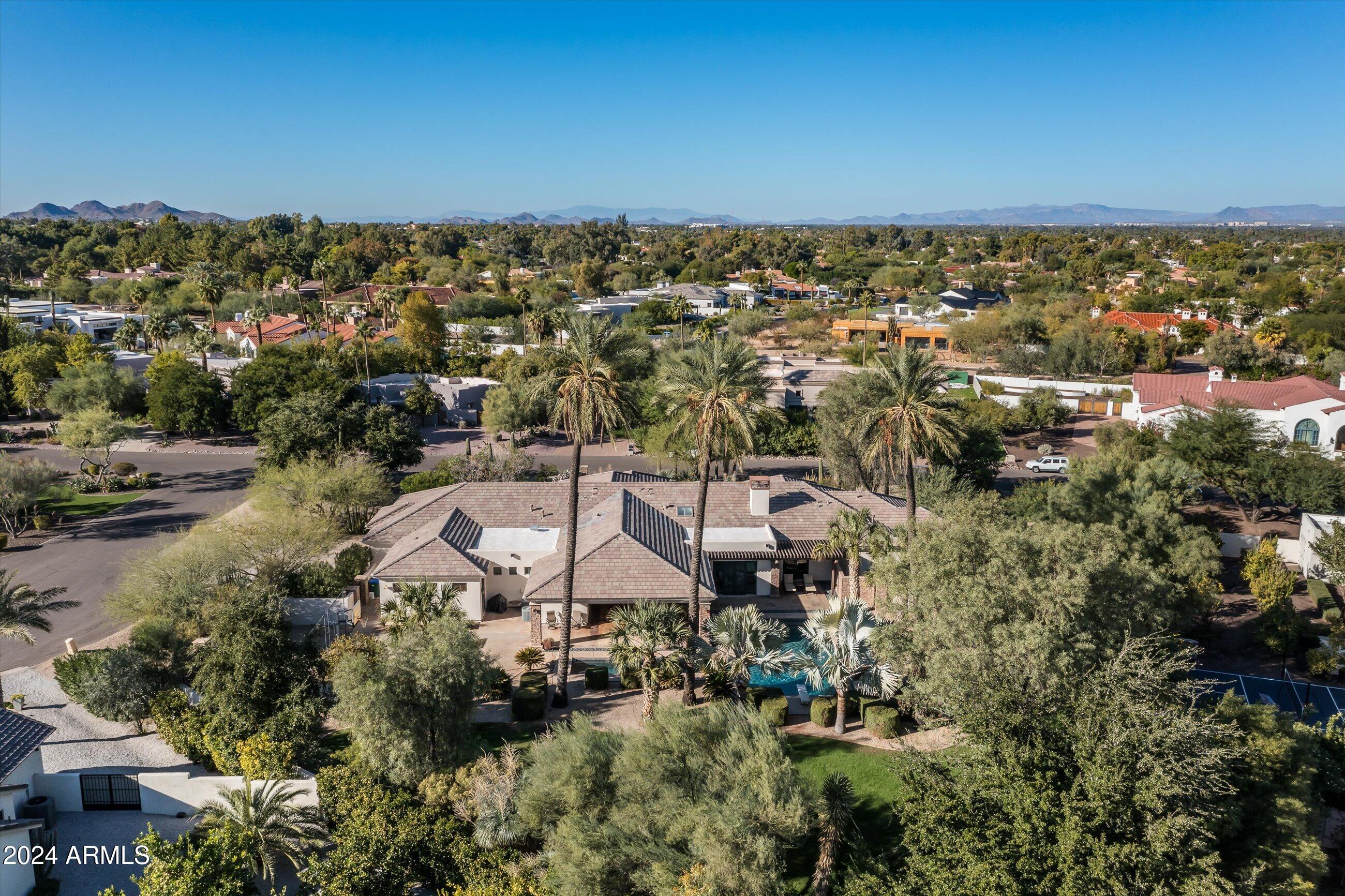 5311 E VIA LOS CABALLOS --