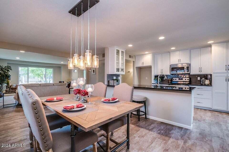 8302 E COLUMBUS Avenue