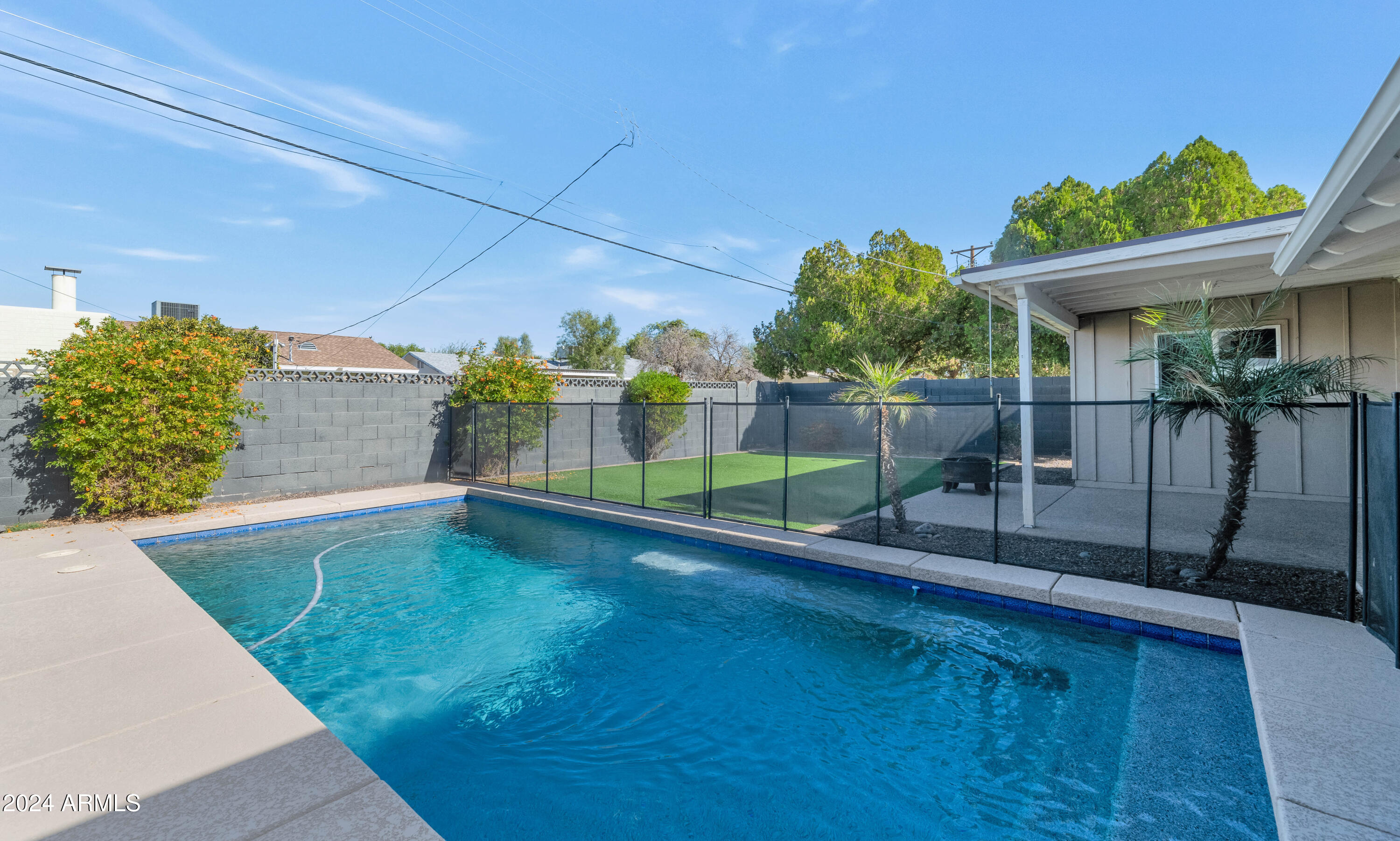 8302 E COLUMBUS Avenue