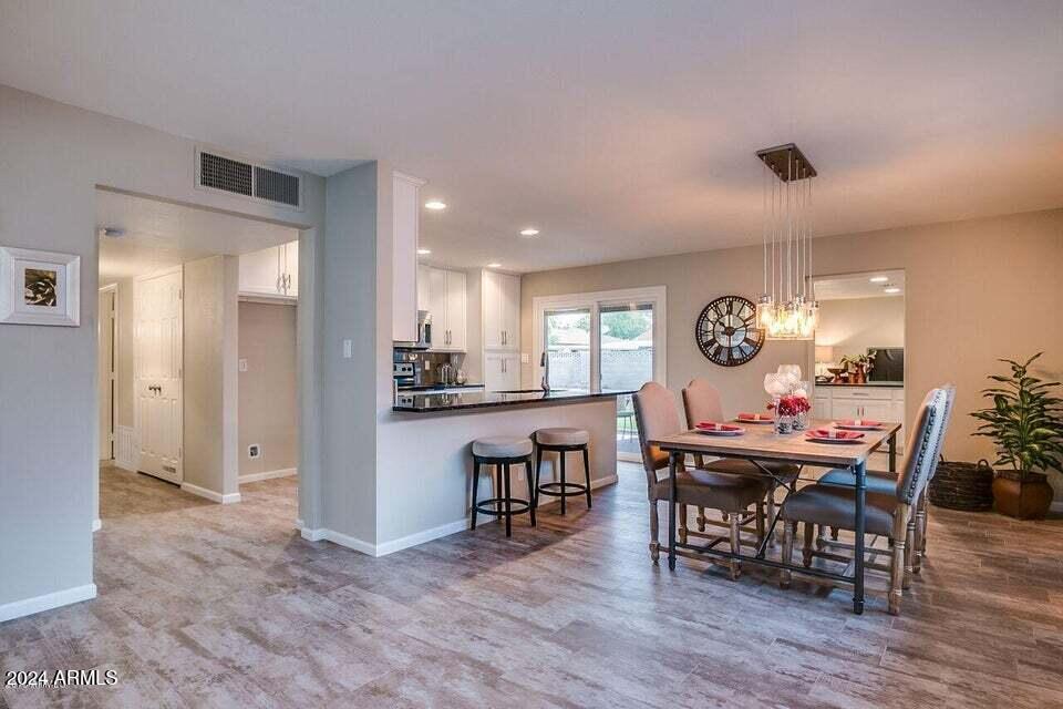 8302 E COLUMBUS Avenue