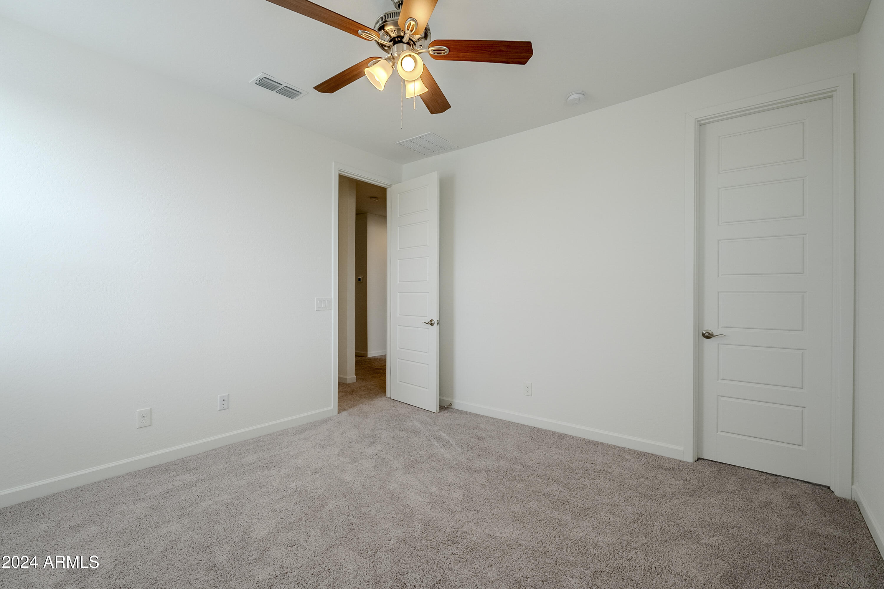 11256 E ULYSSES Avenue