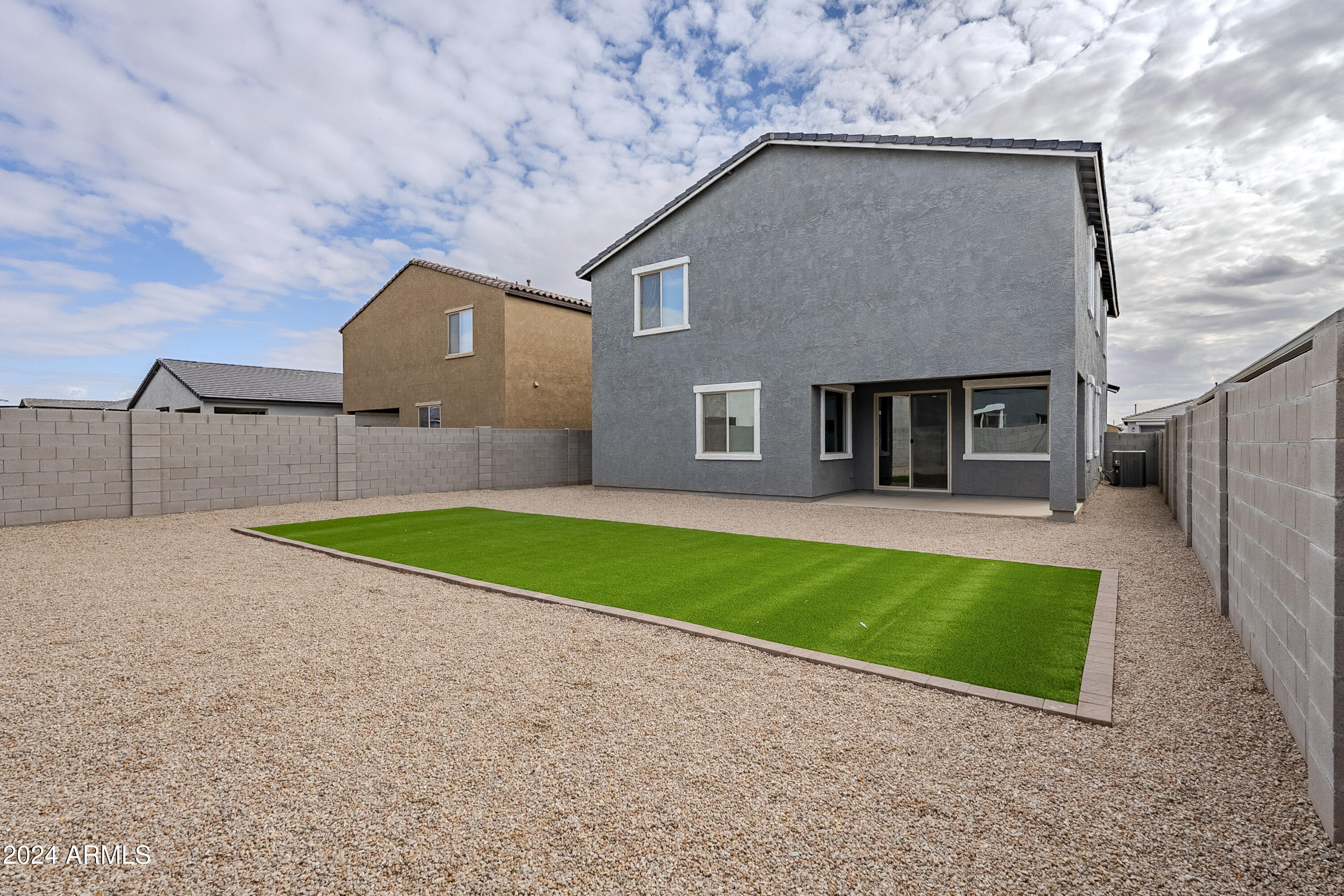 11256 E ULYSSES Avenue