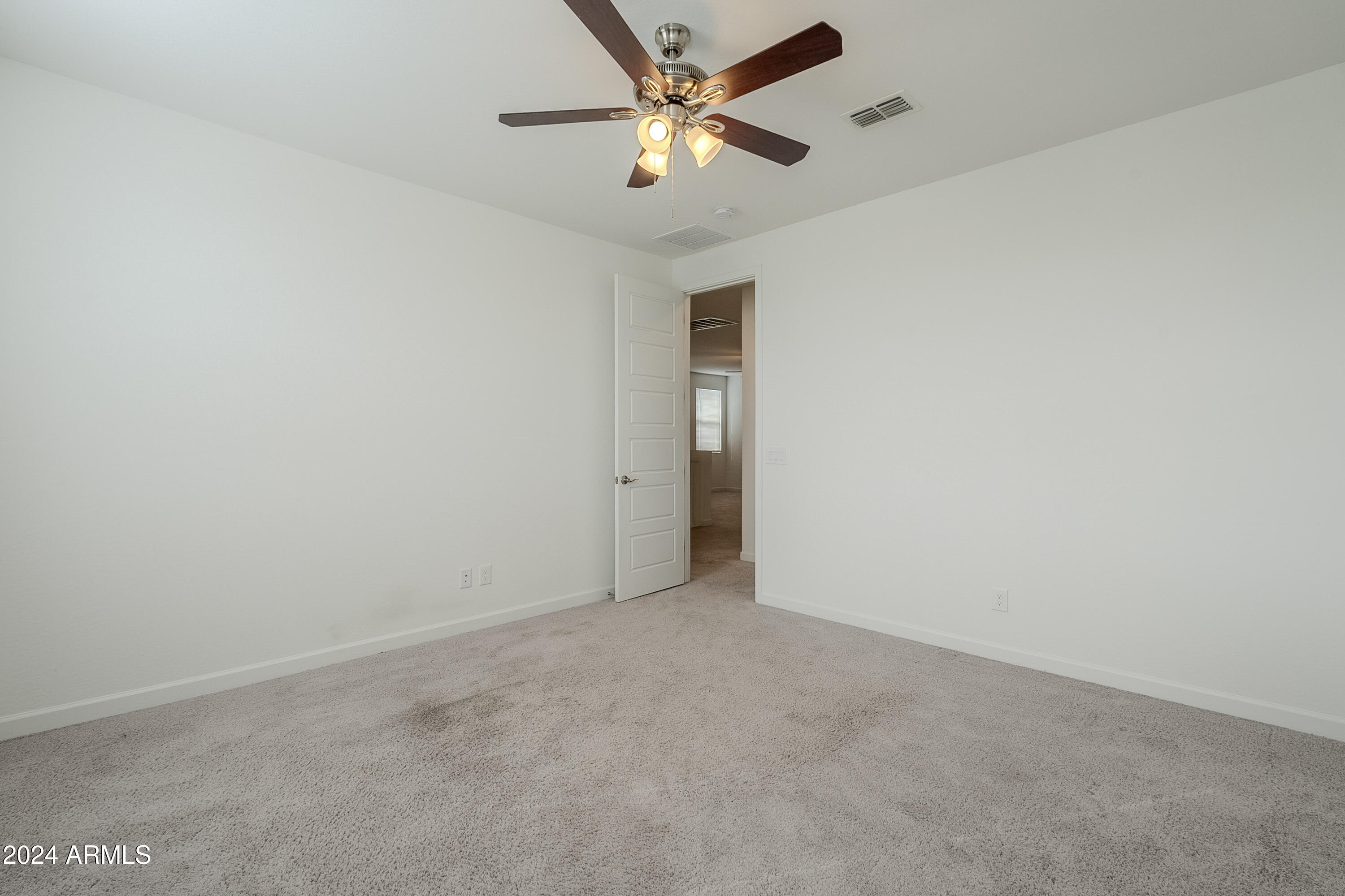 11256 E ULYSSES Avenue