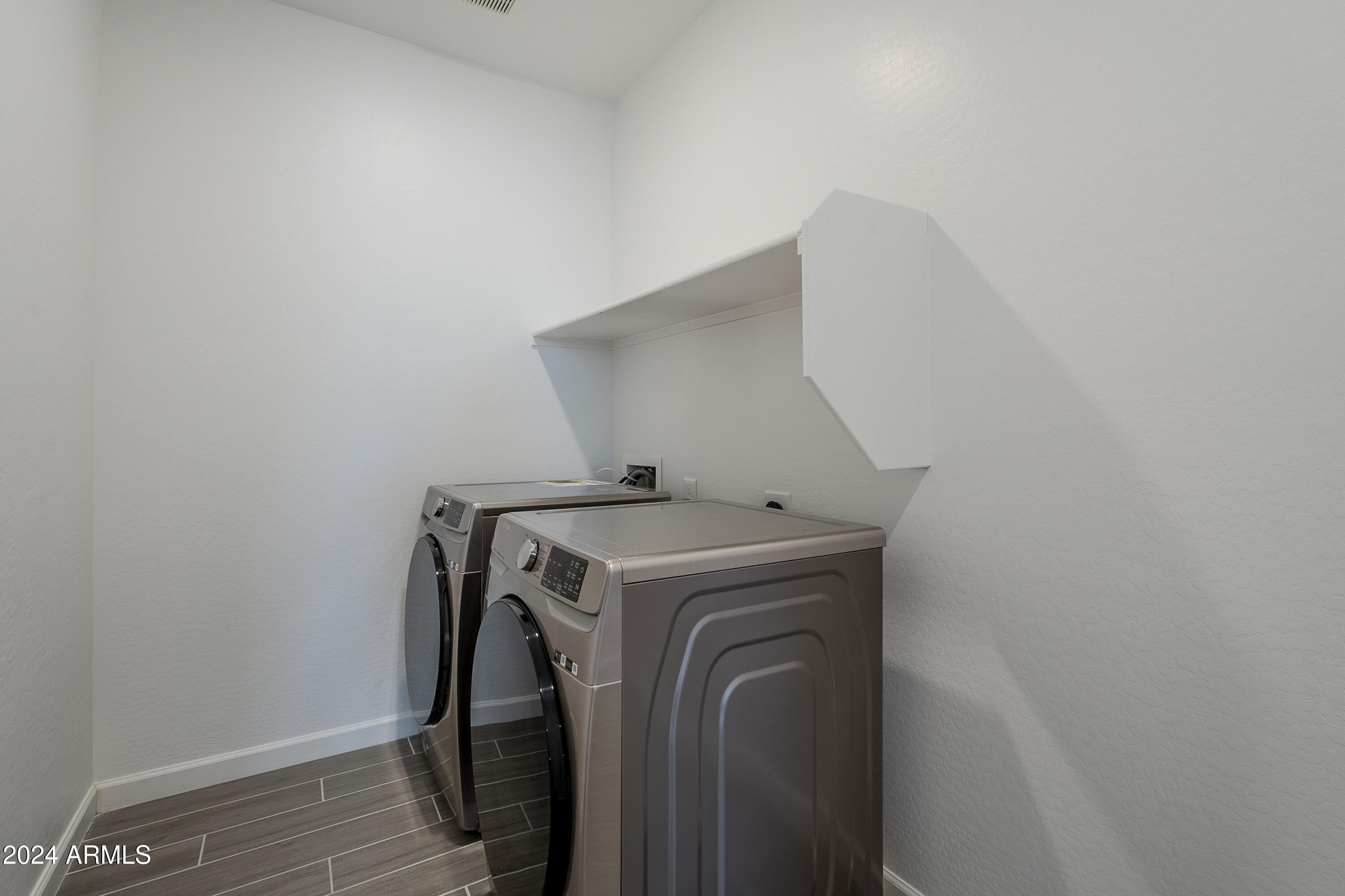 11256 E ULYSSES Avenue