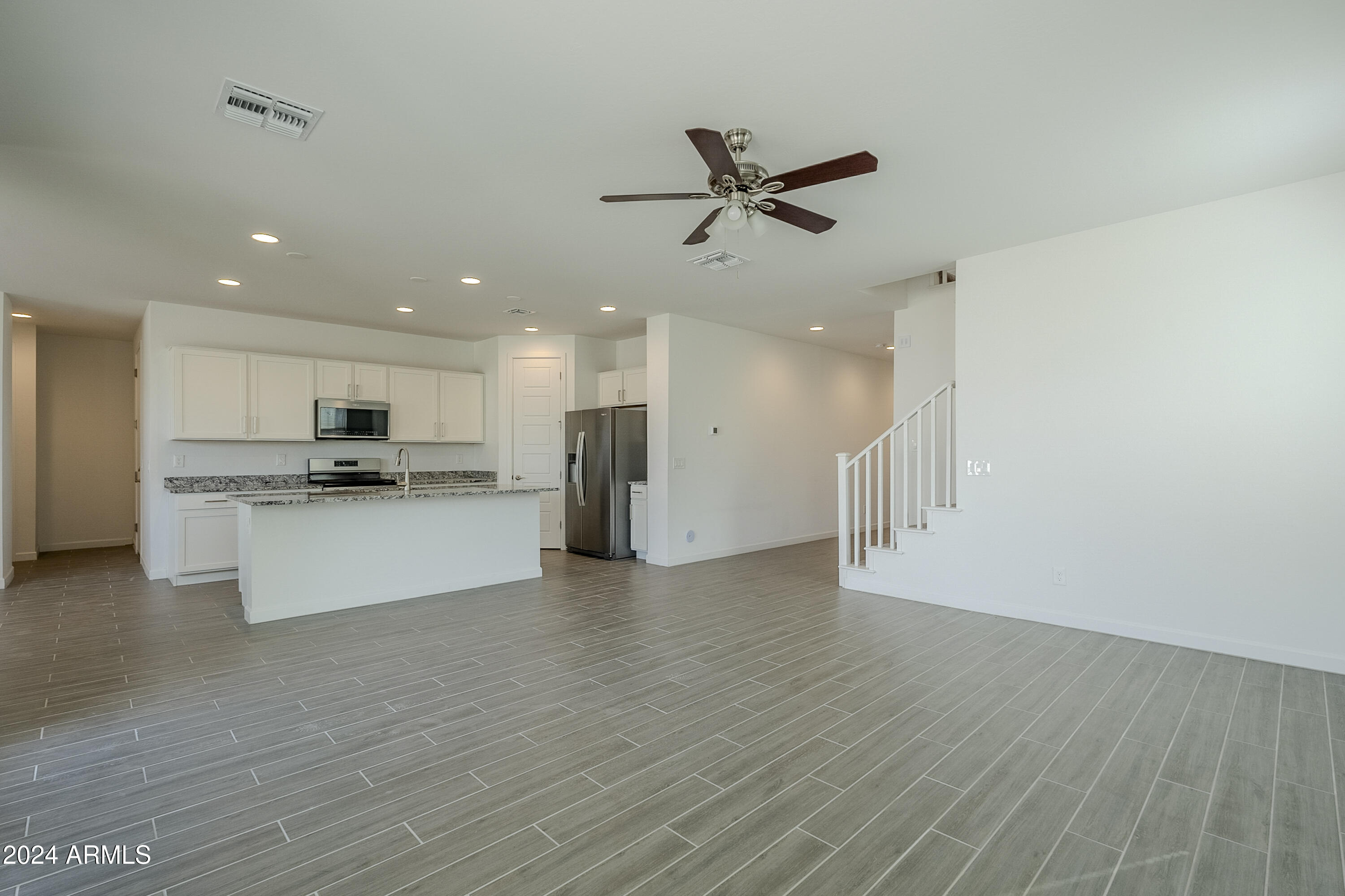 11256 E ULYSSES Avenue