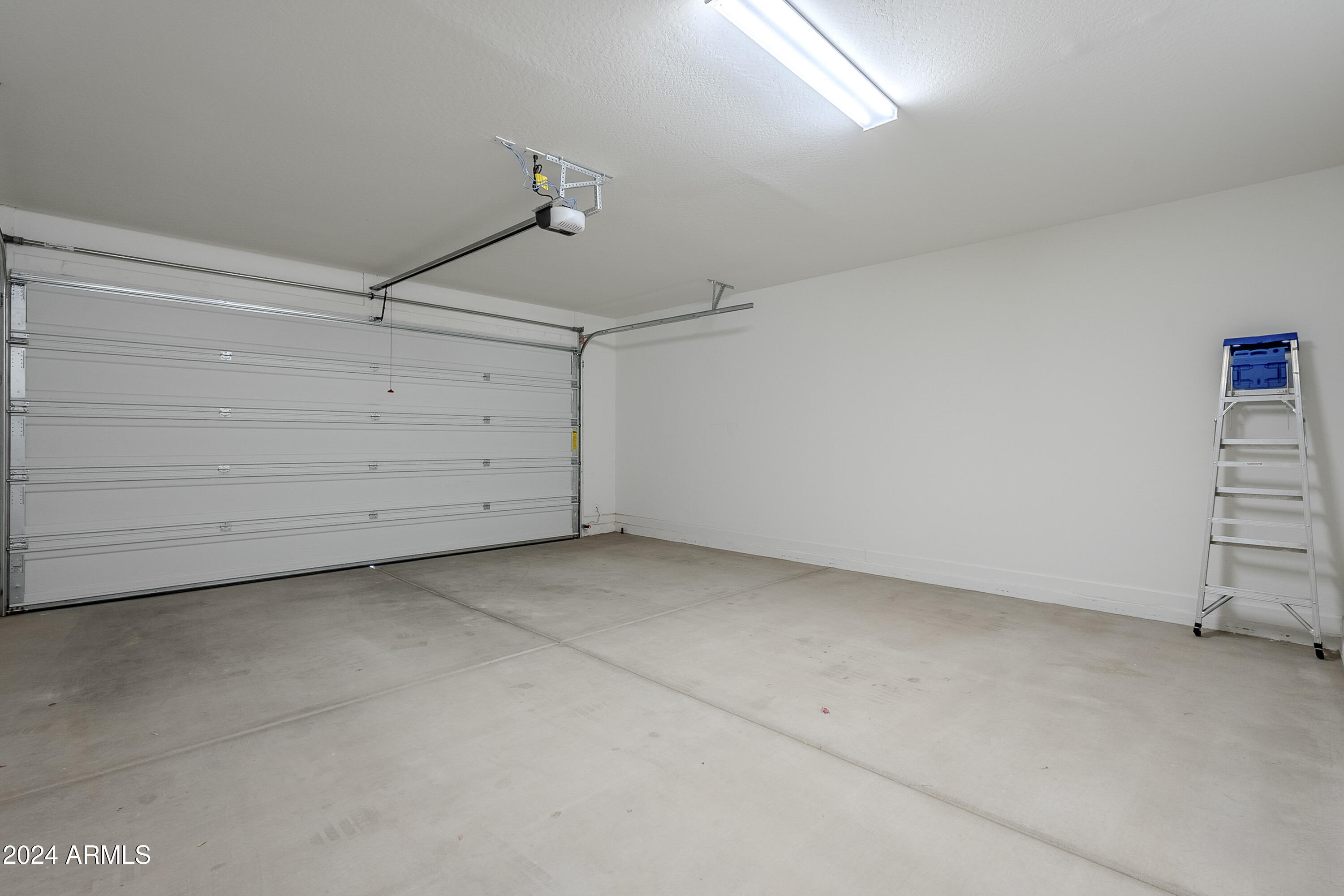 11256 E ULYSSES Avenue