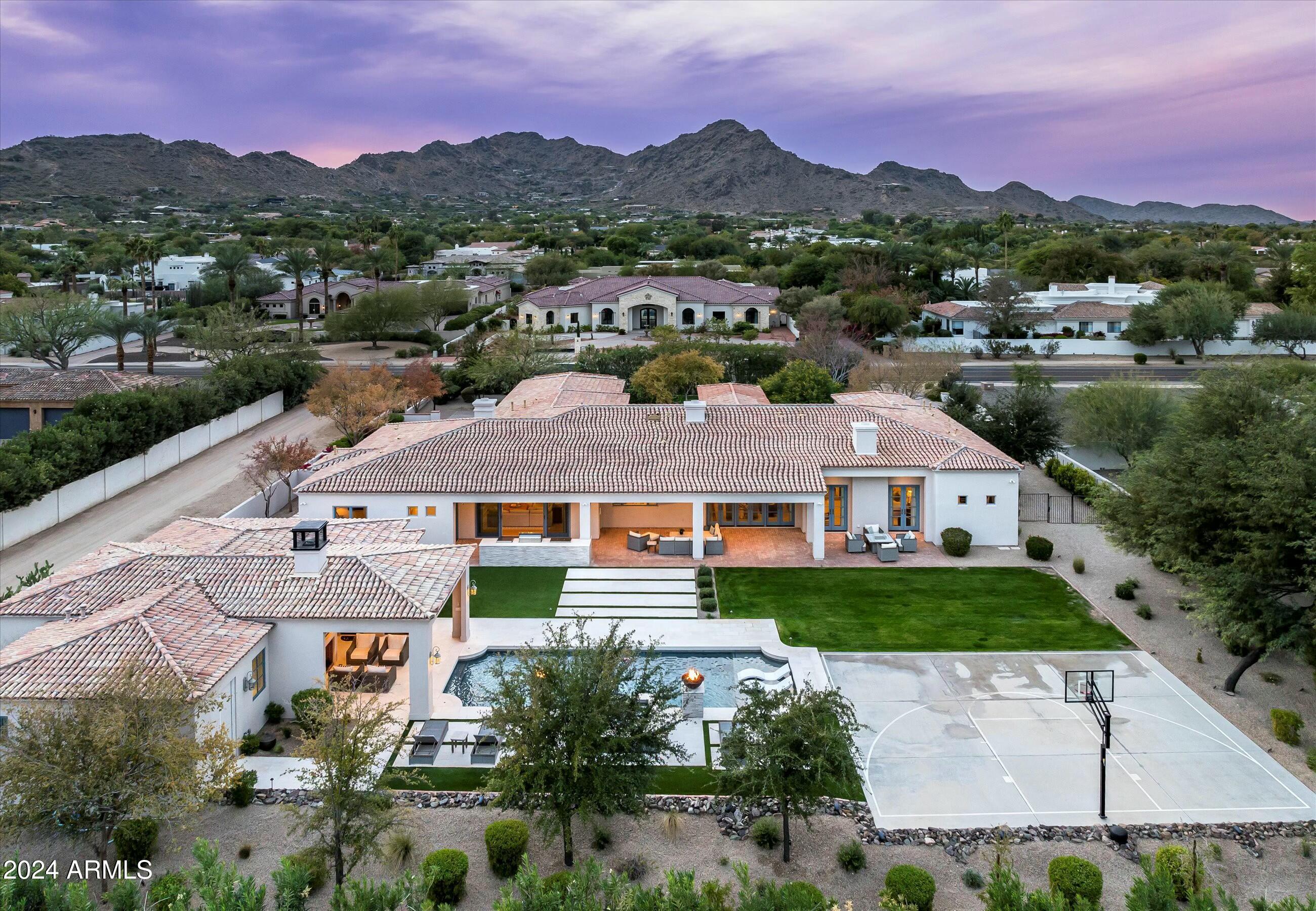 7543 N MOCKINGBIRD Lane
