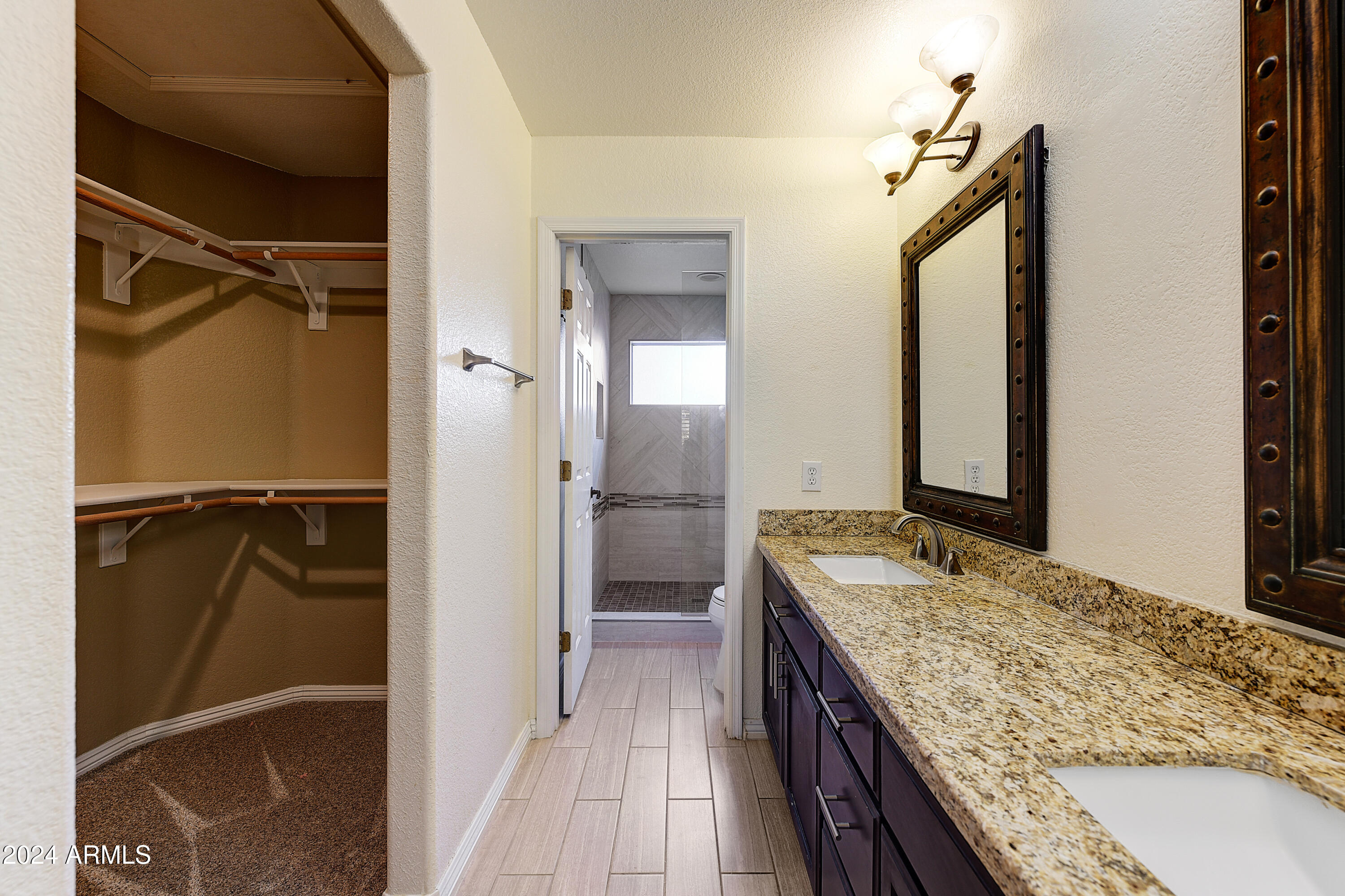 8653 E ROYAL PALM Road 2005