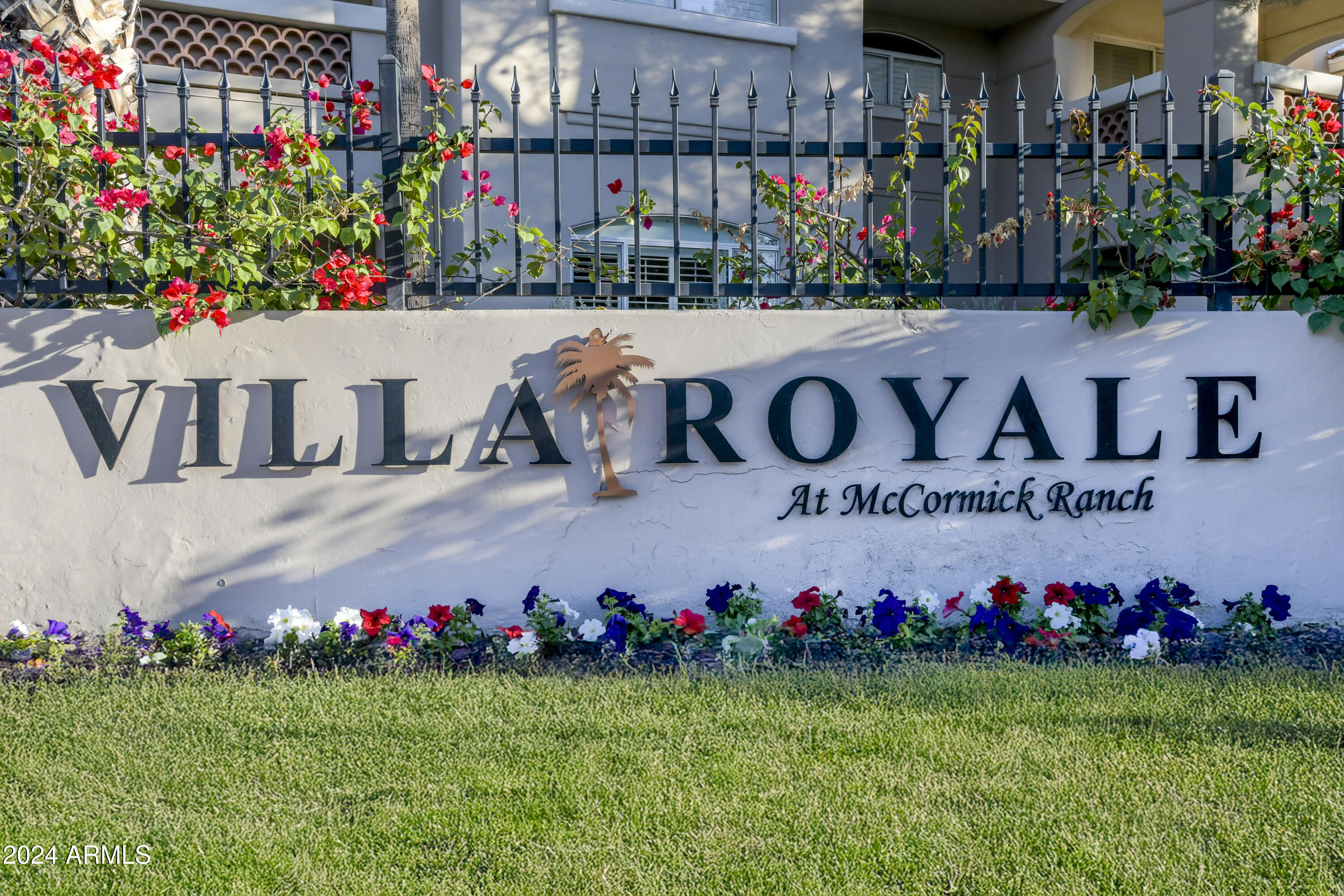 8653 E ROYAL PALM Road 2005