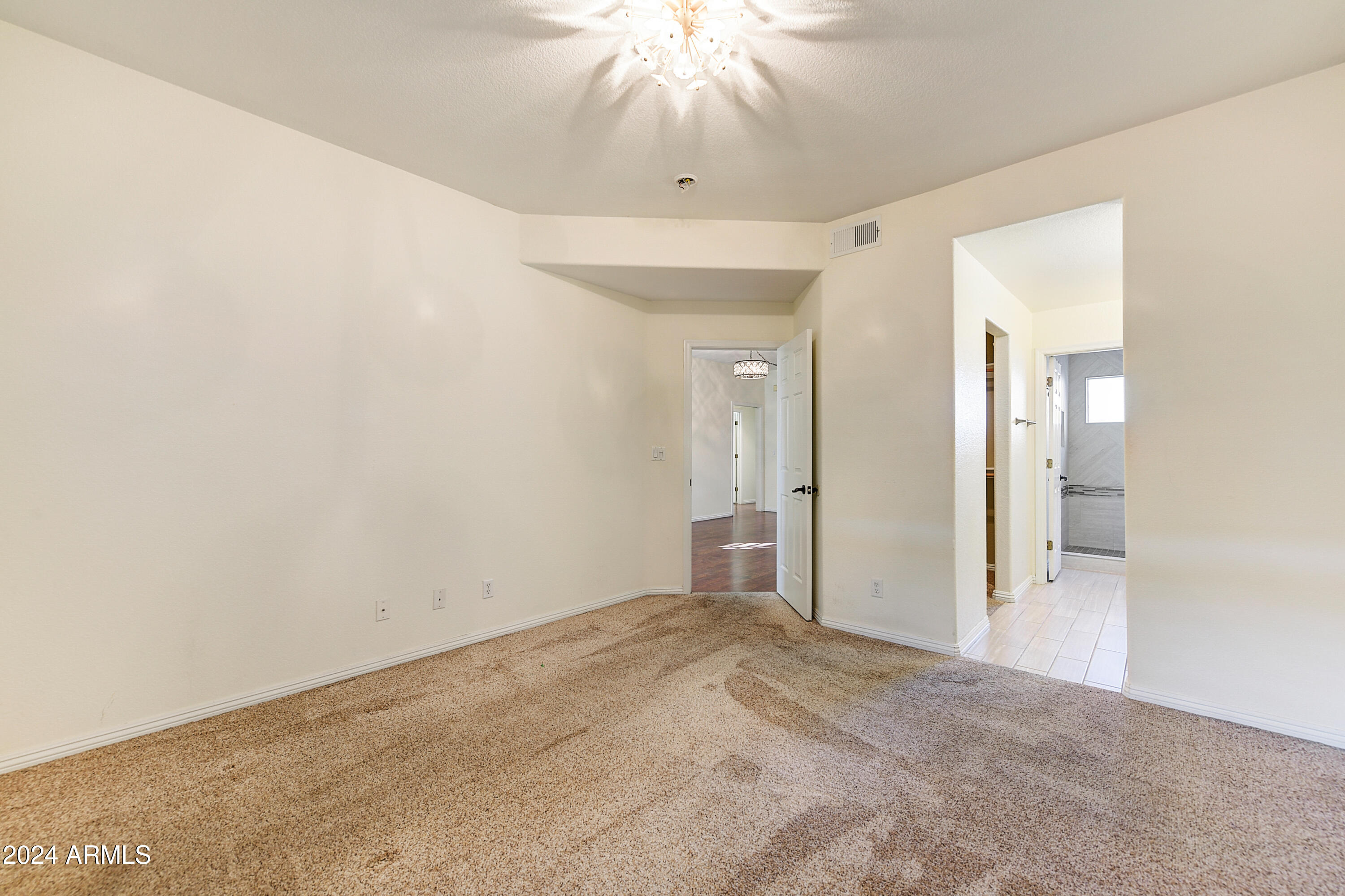 8653 E ROYAL PALM Road 2005