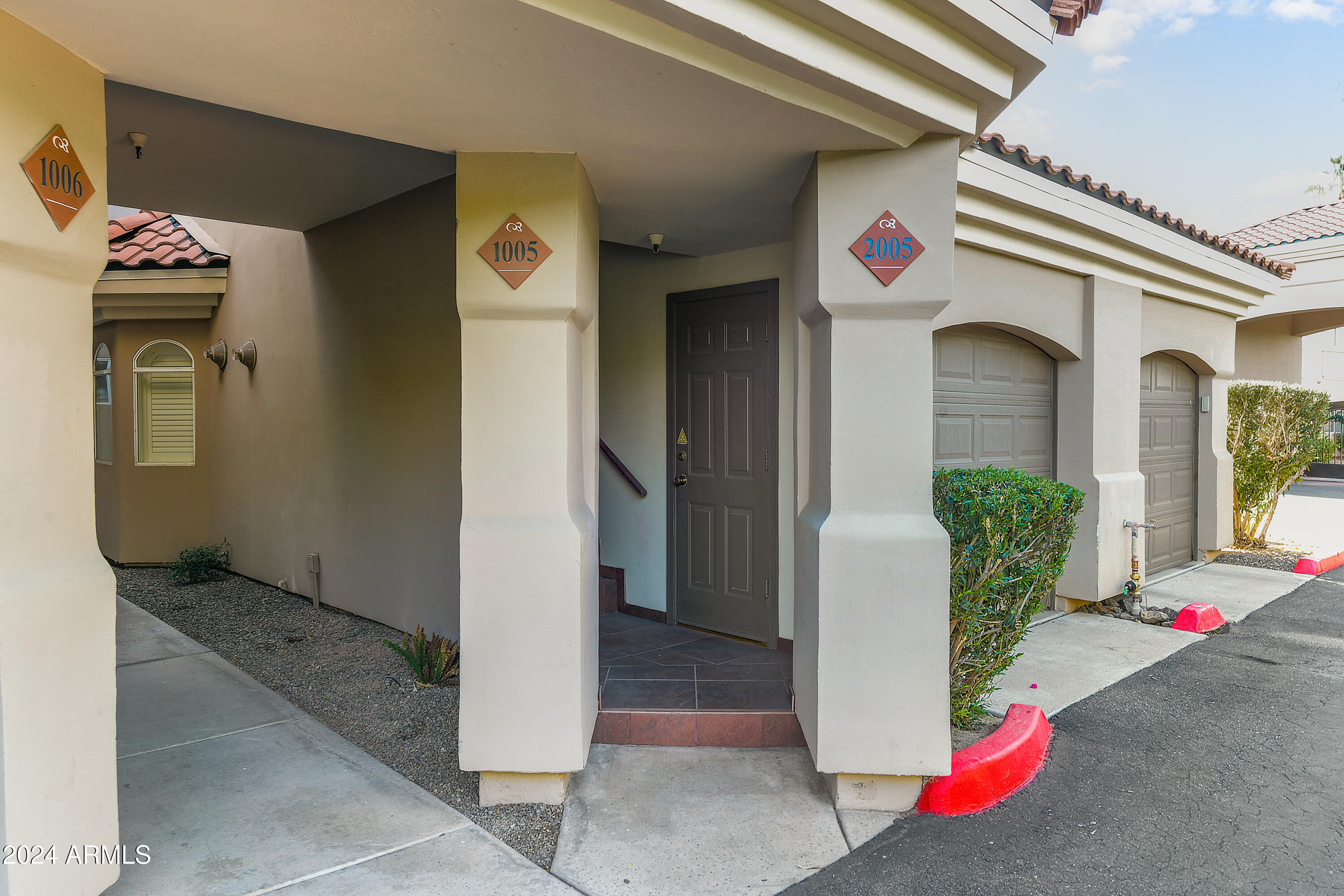 8653 E ROYAL PALM Road 2005