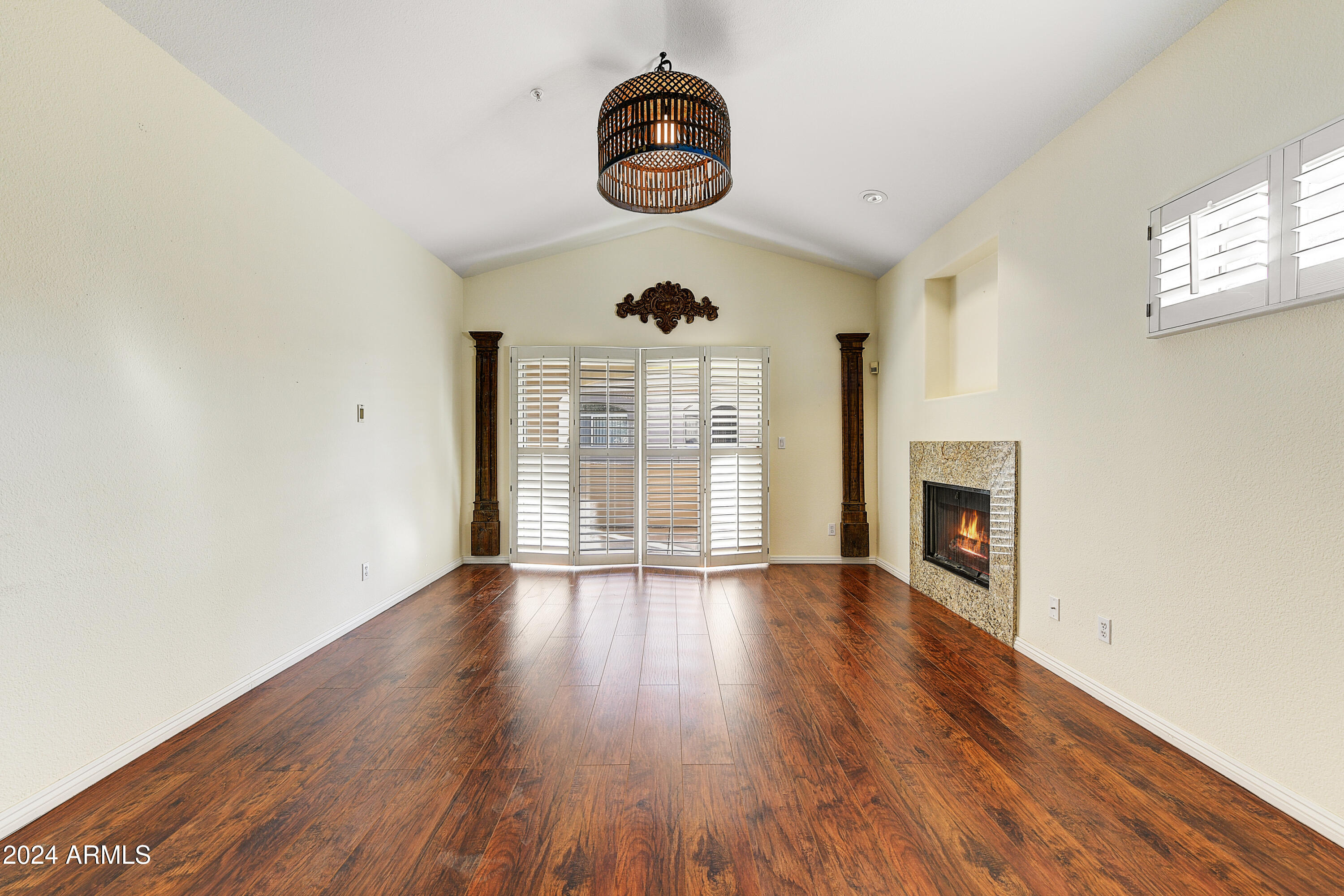 8653 E ROYAL PALM Road 2005