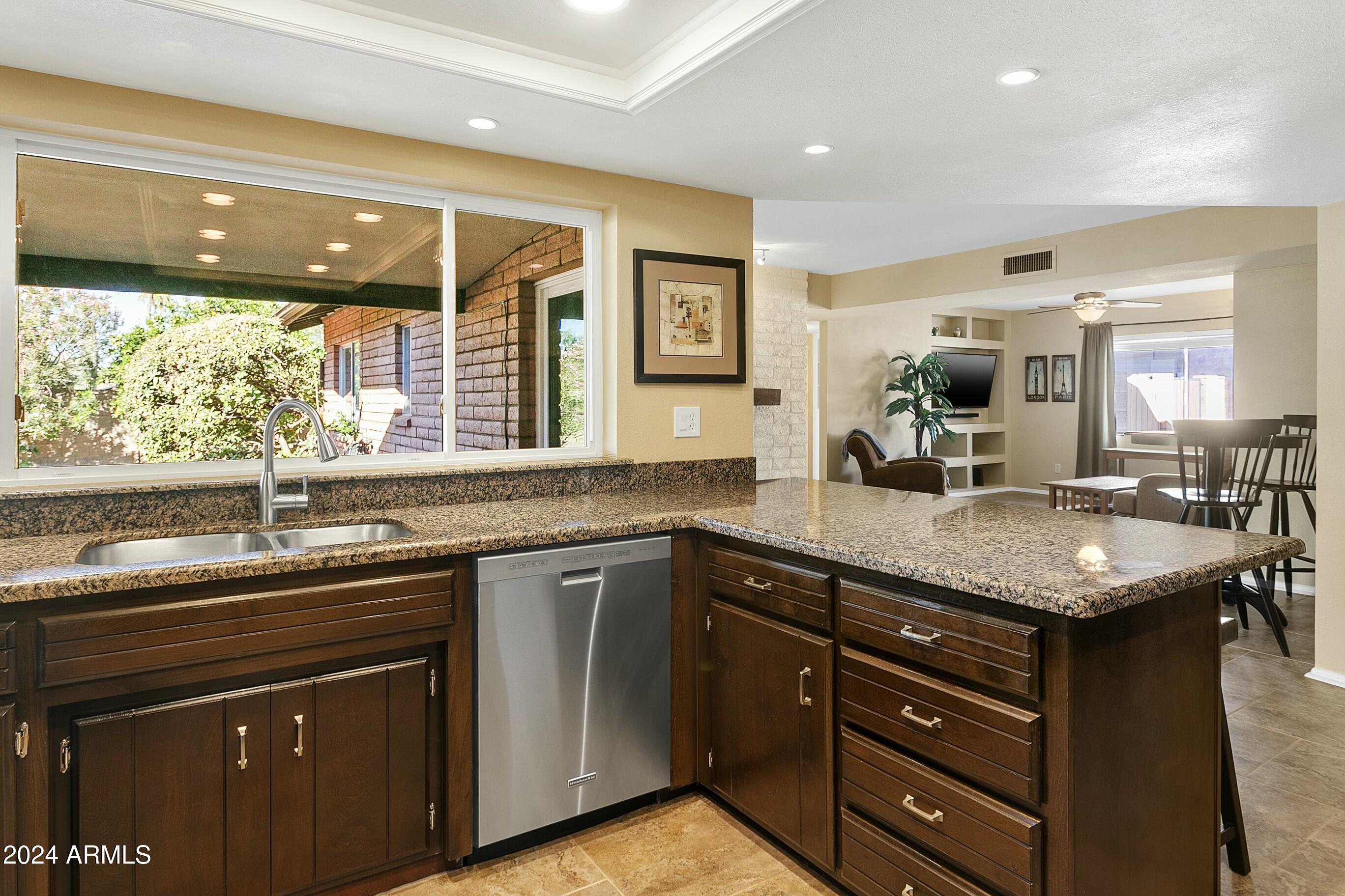 954 E Westchester Drive