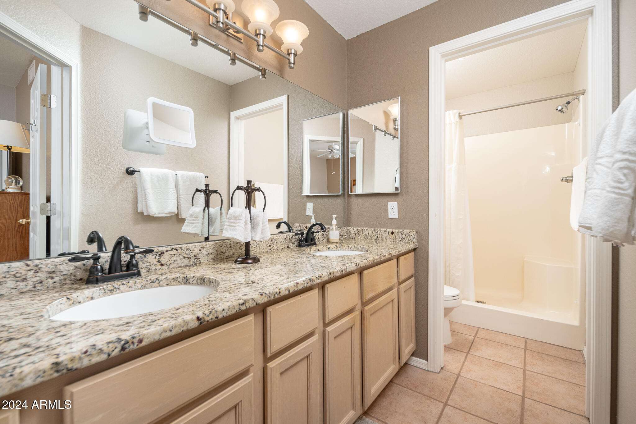 9151 W GREENWAY Road, 243