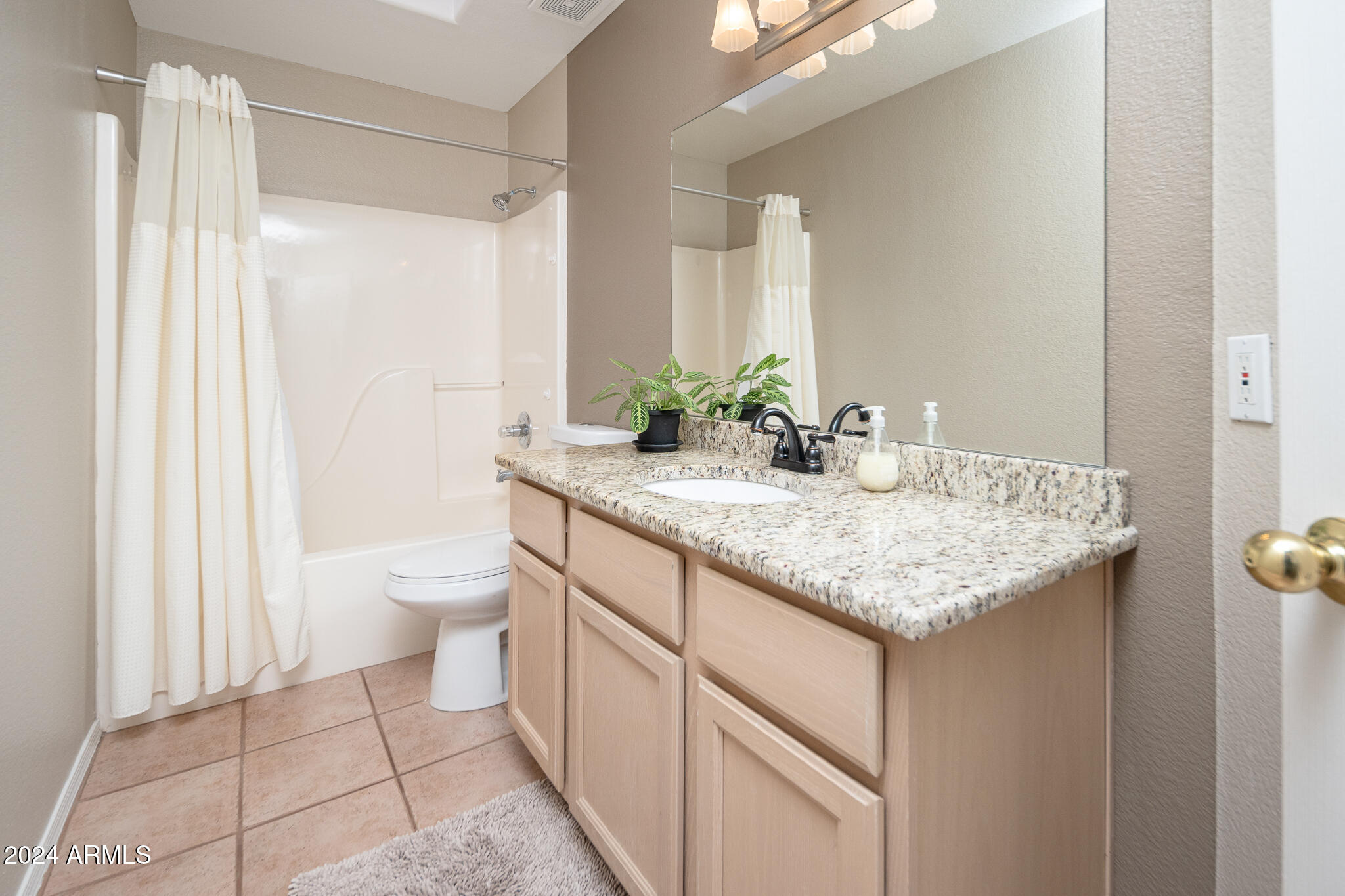 9151 W GREENWAY Road, 243