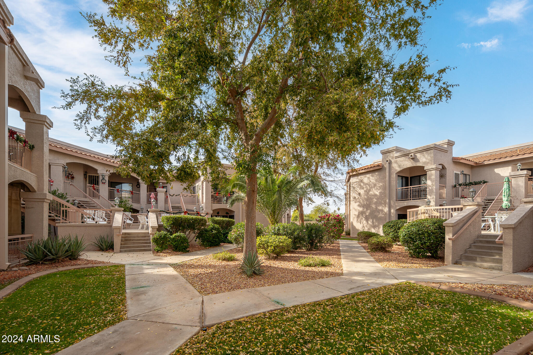 9151 W GREENWAY Road, 243