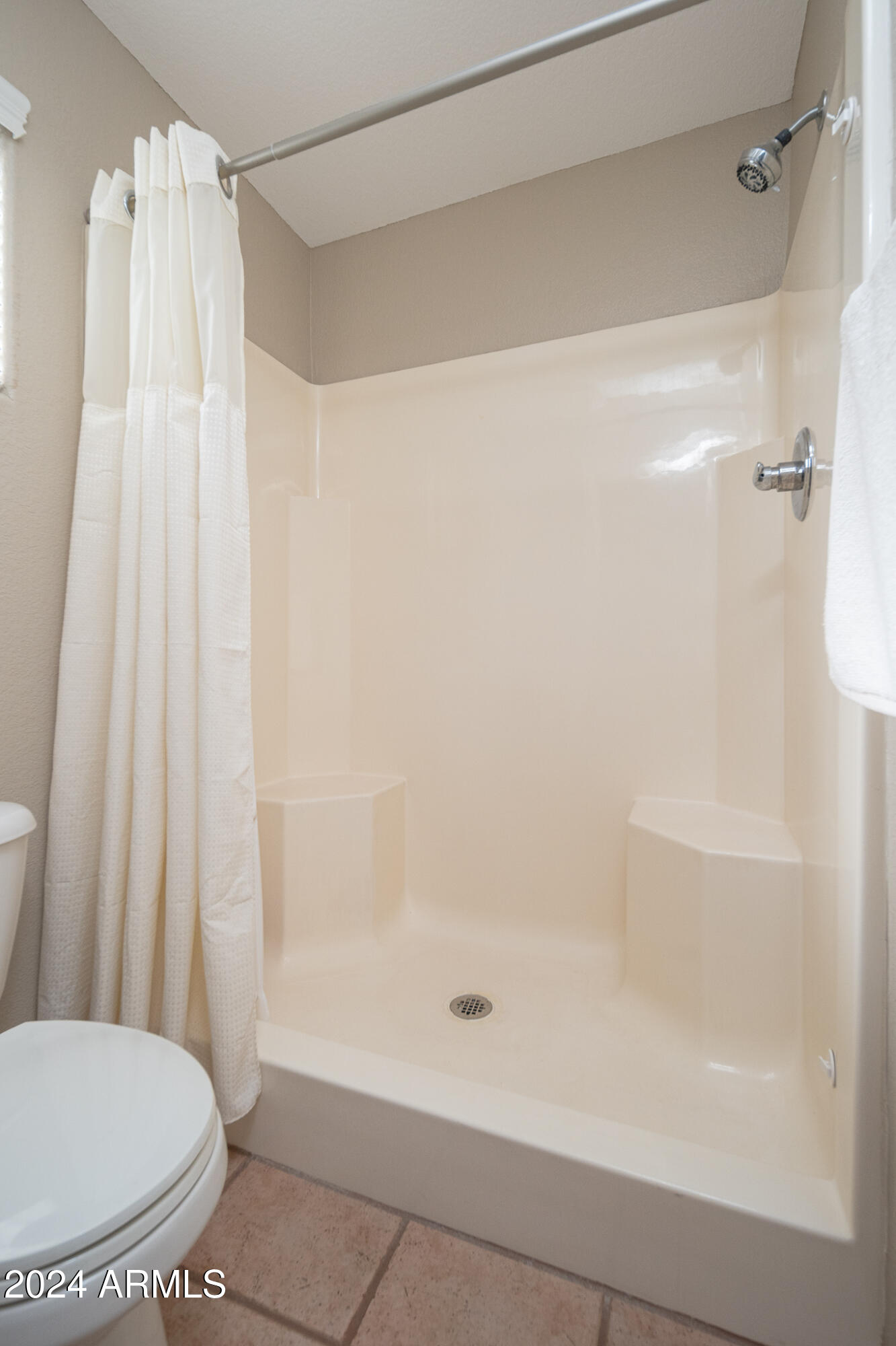 9151 W GREENWAY Road, 243