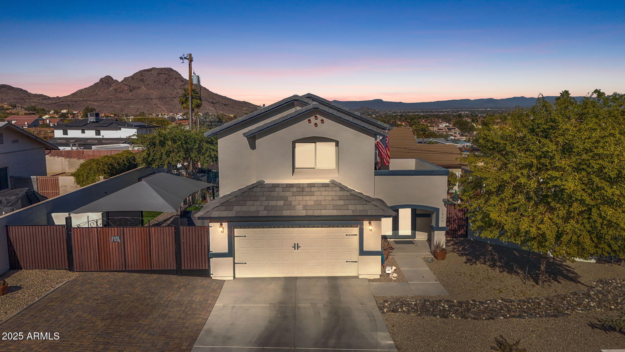 1840 E Avenida Del Oro
