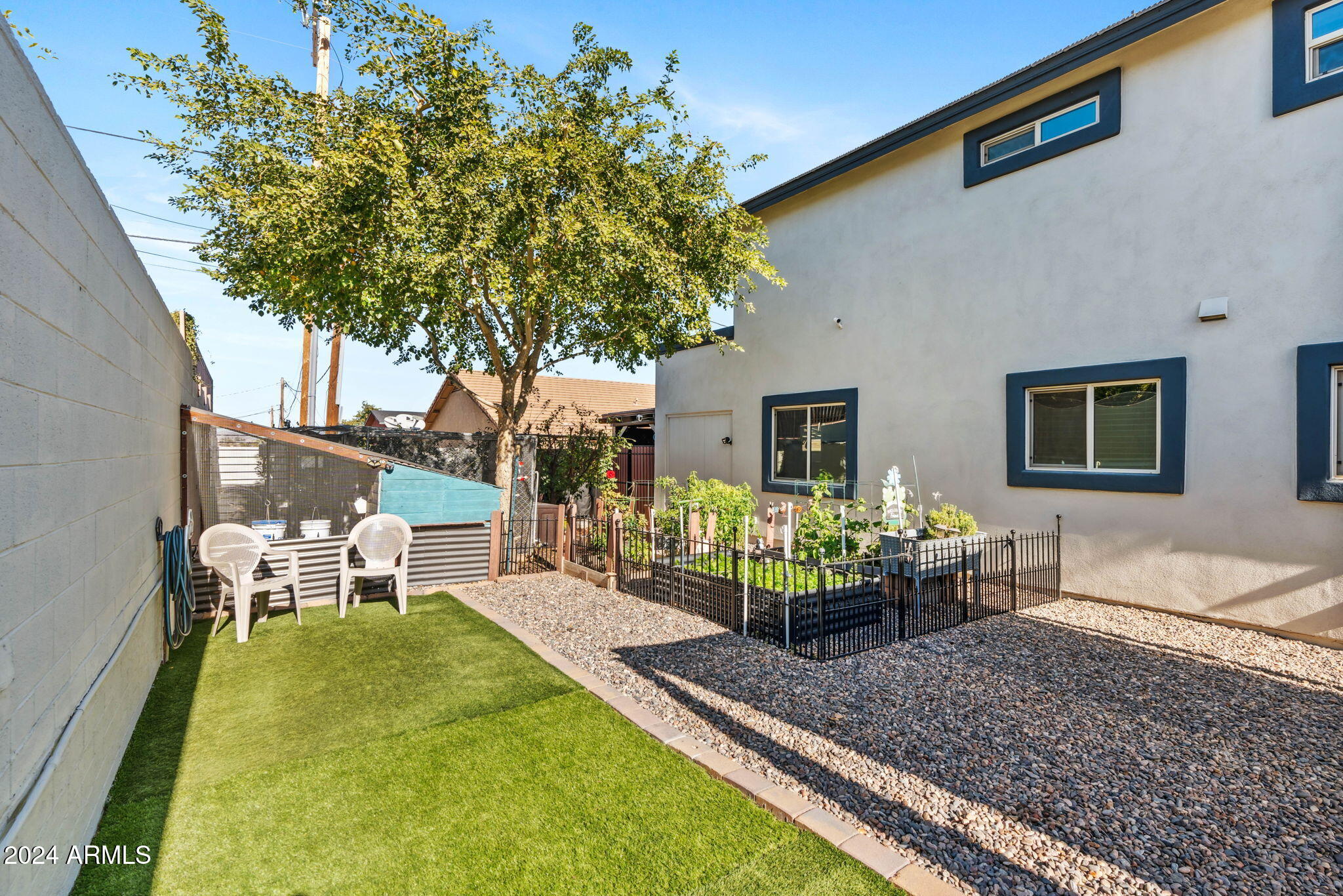 1840 E Avenida Del Oro