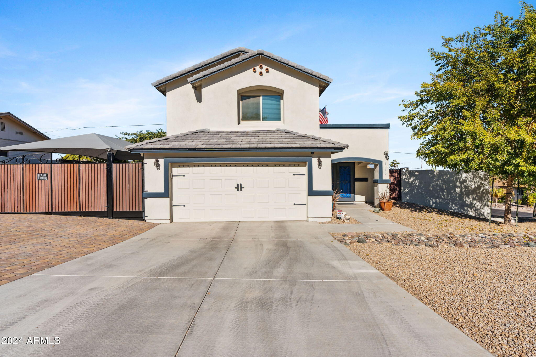 1840 E Avenida Del Oro