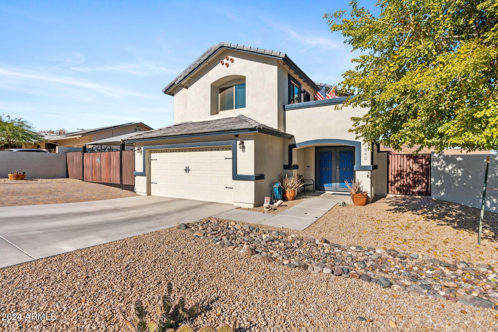 1840 E Avenida Del Oro