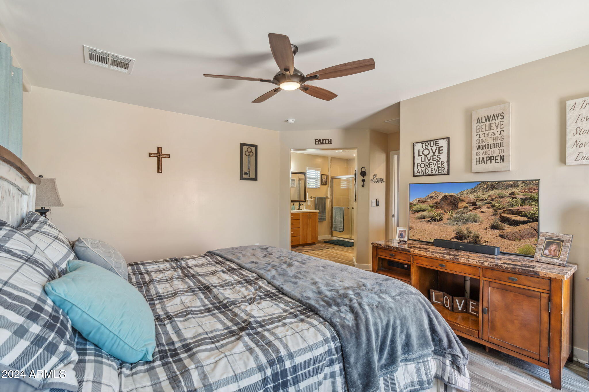 1840 E Avenida Del Oro