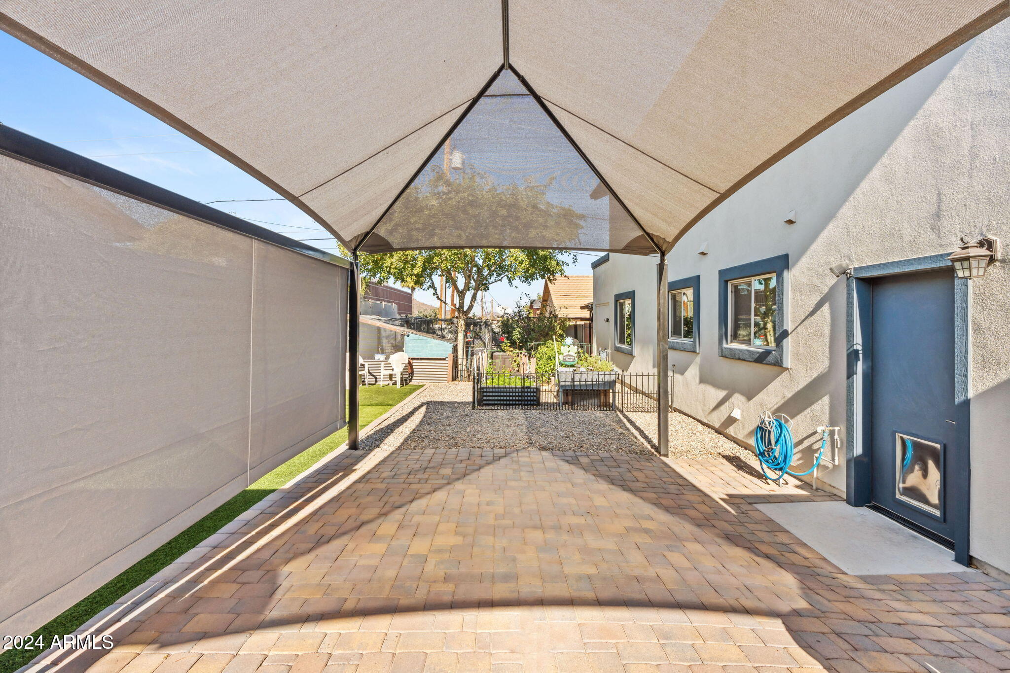 1840 E Avenida Del Oro
