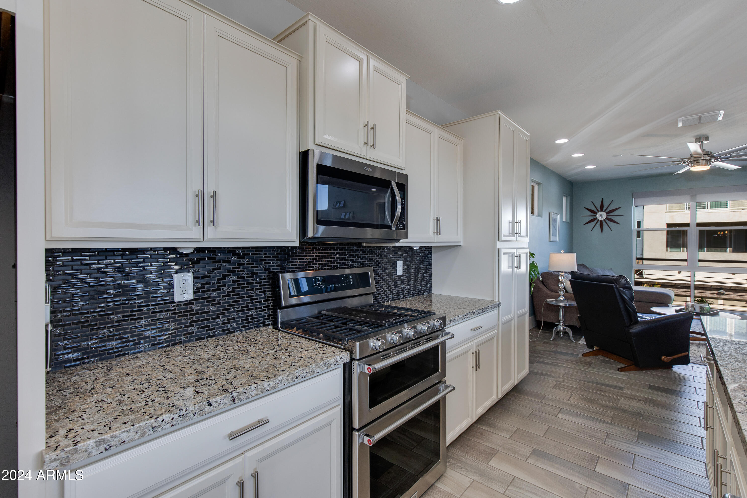 7031 W JASPER Drive