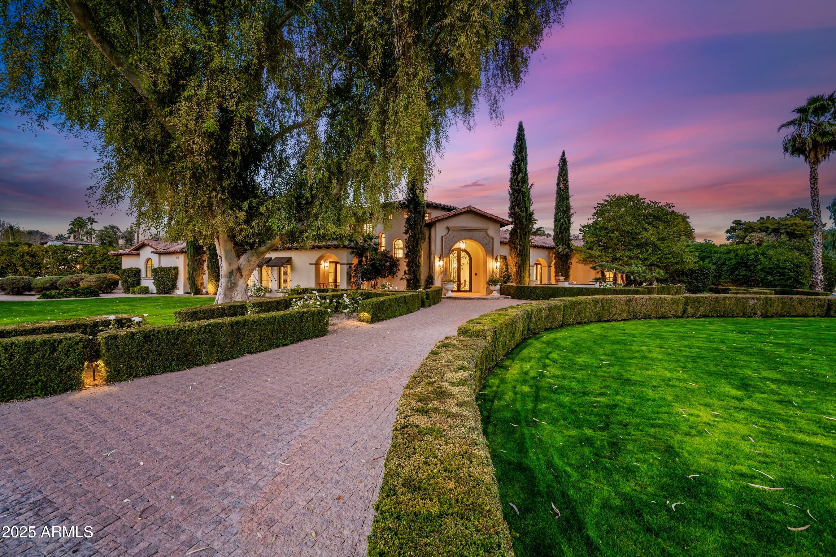6800 E Caballo Drive