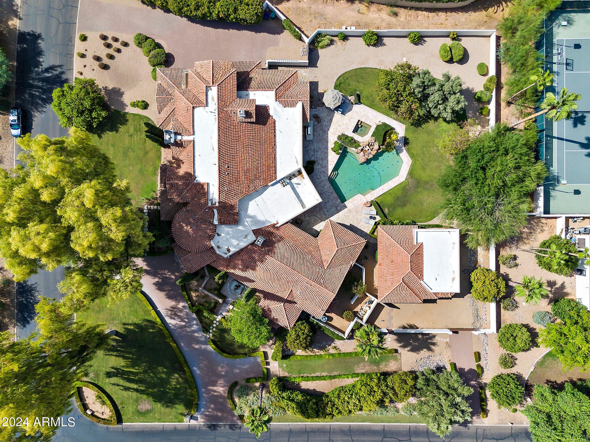 6800 E Caballo Drive