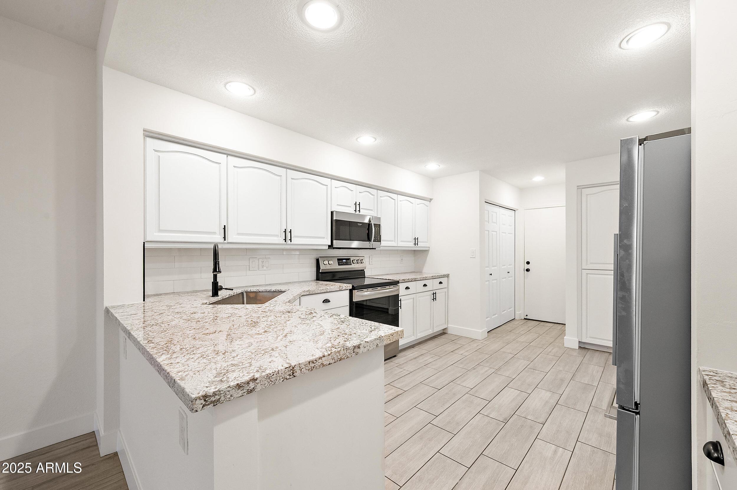 5711 N 24TH Place