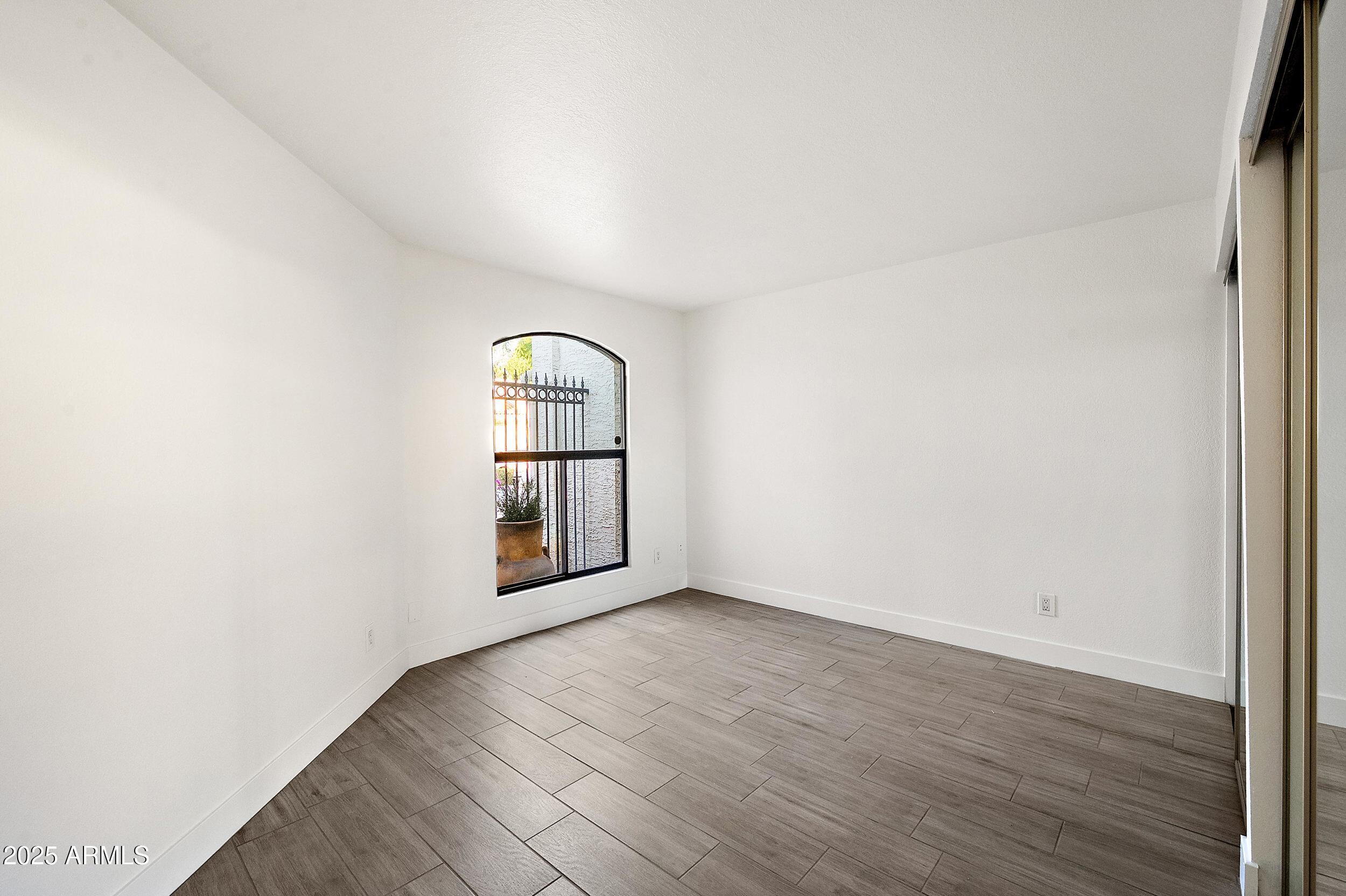 5711 N 24TH Place