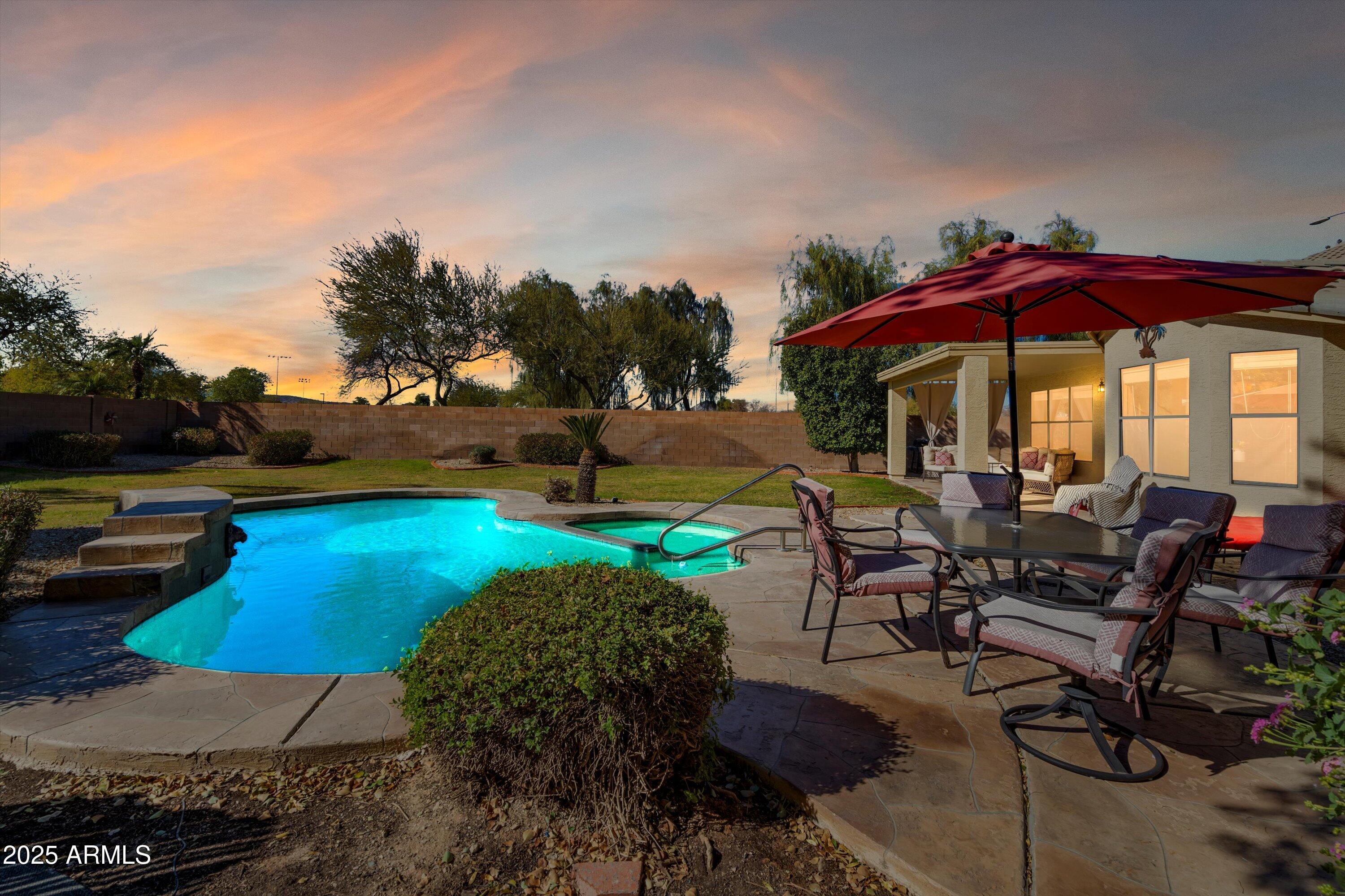 3315 W WALTER Way